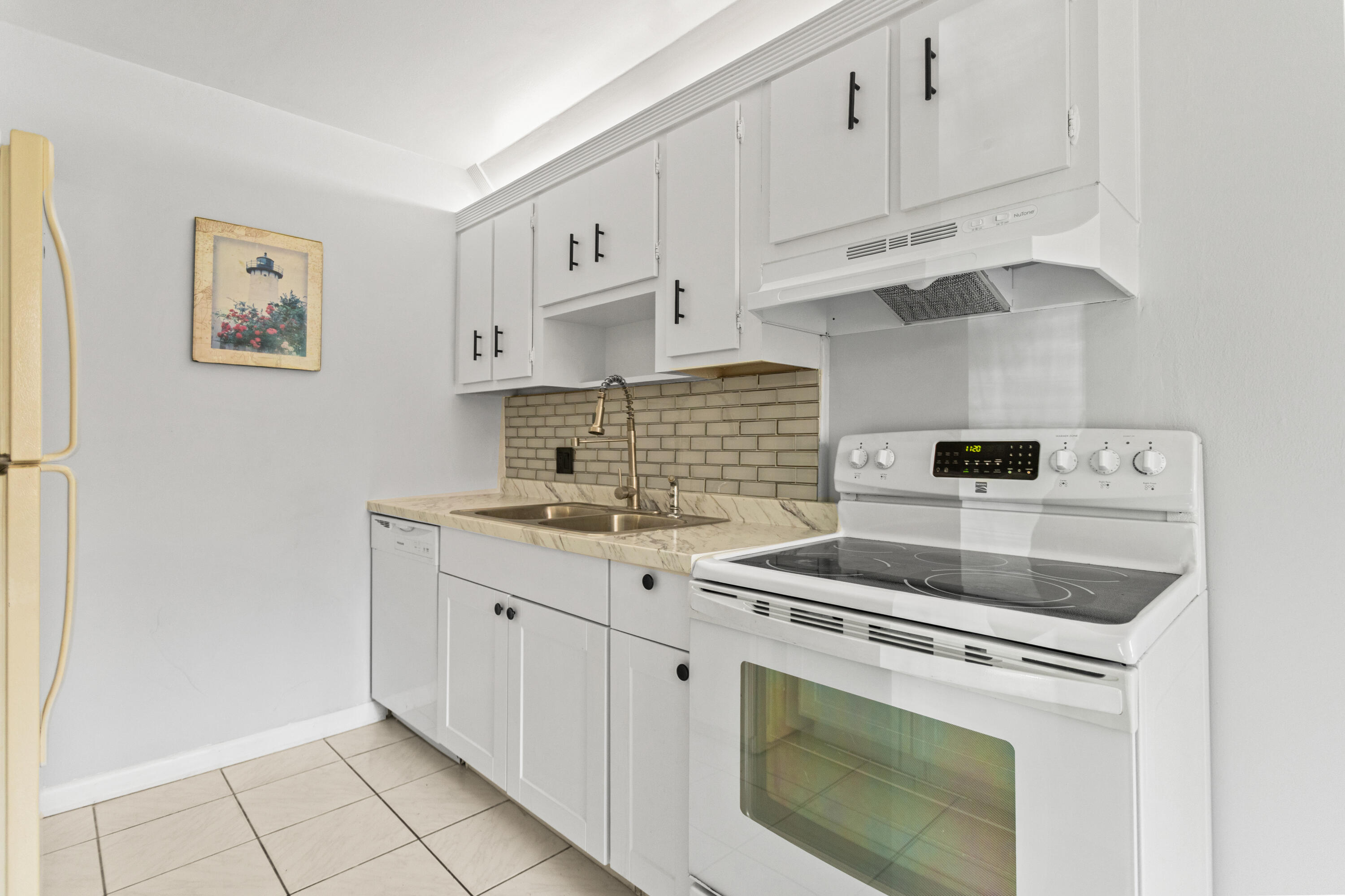 SPRINGTREE ESTATES SEC 1 CONDO - Residential