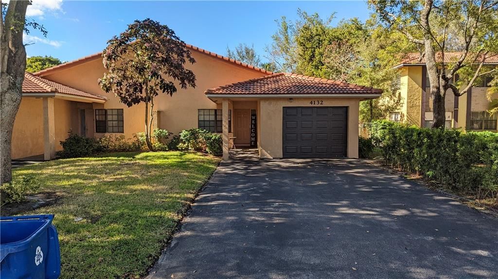 Photo of 4130 NW 114th Avenue, Coral Springs, FL 33065 (MLS # F10315232)