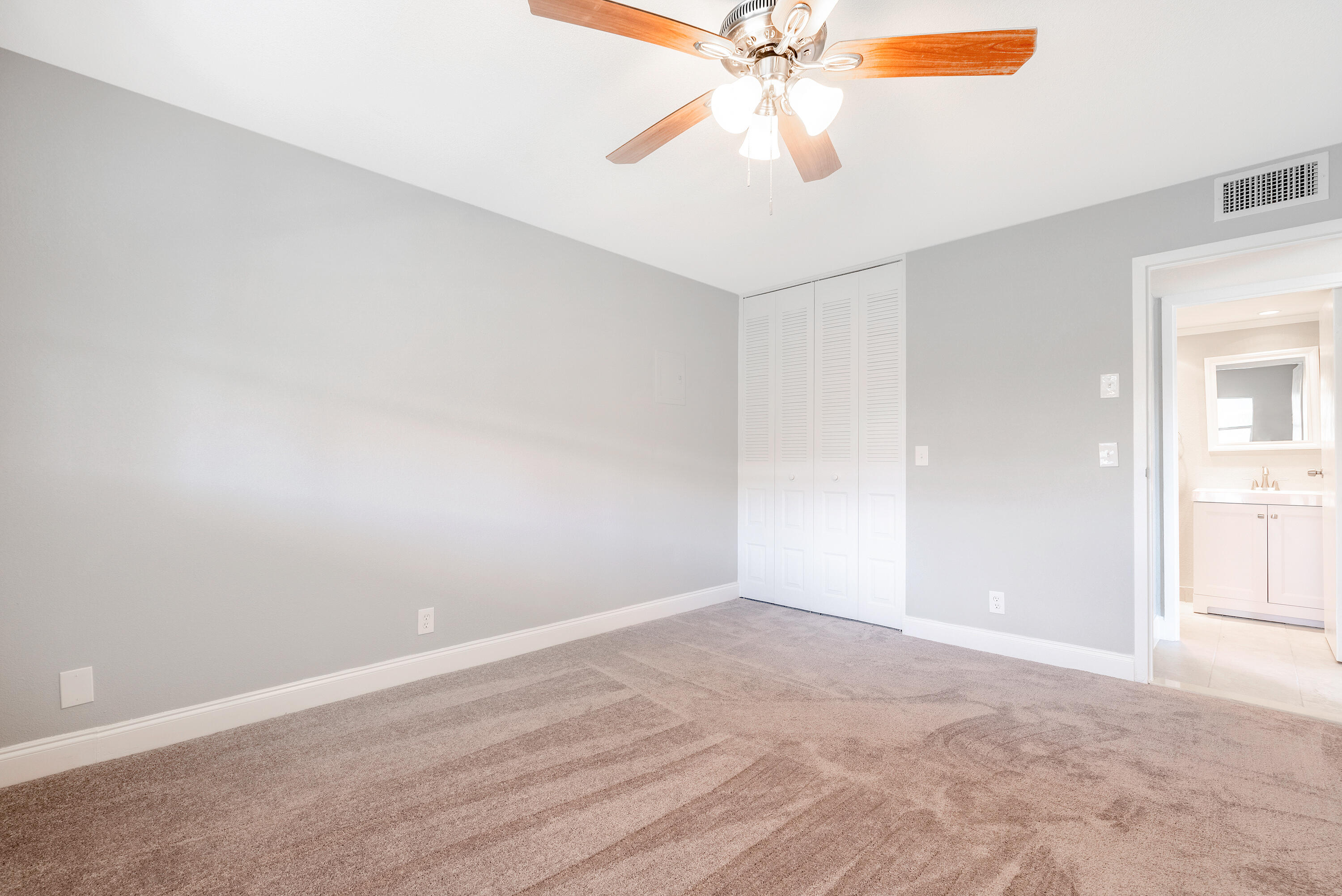 KINGS POINT WATERFORD CONDOS - Residential