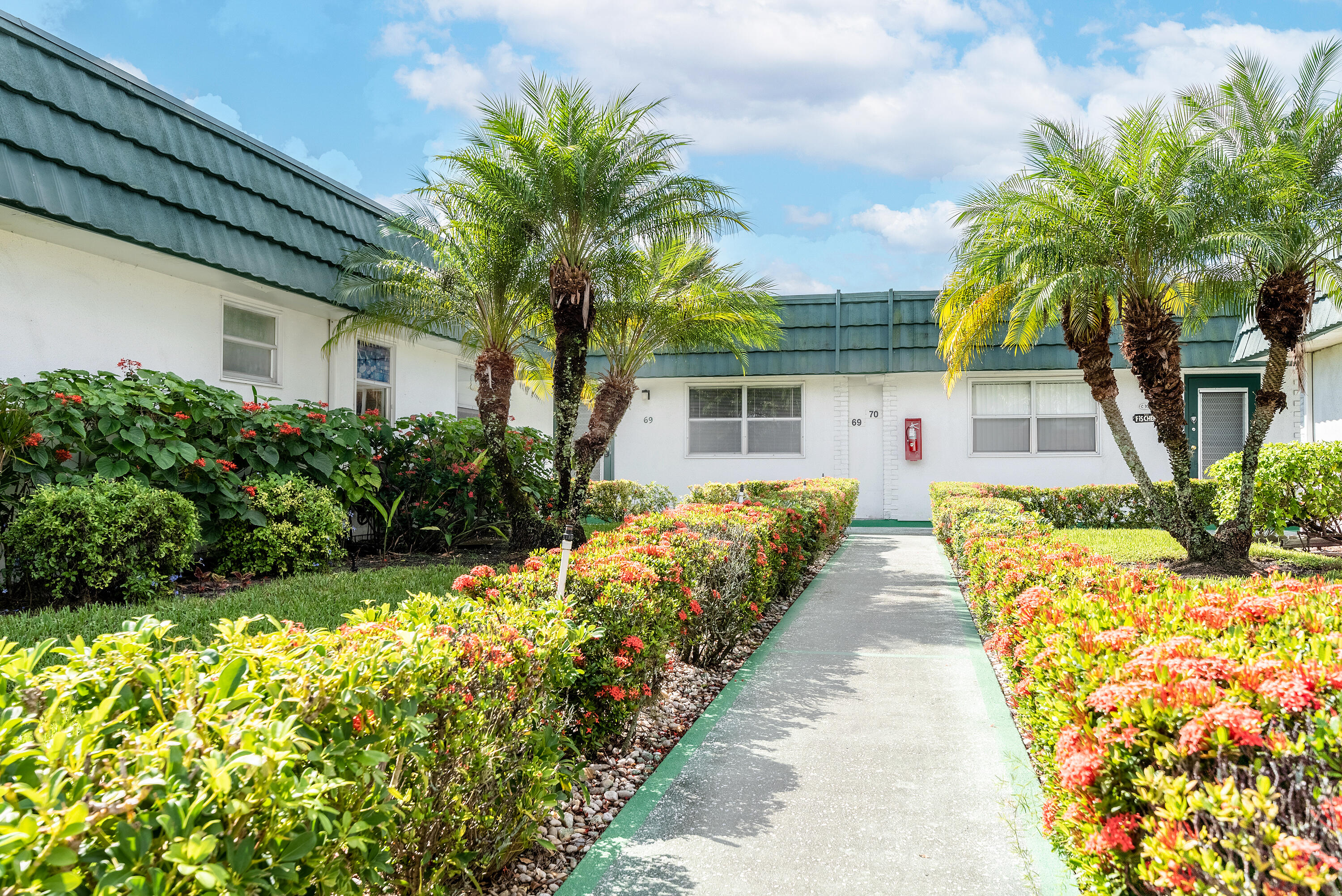 KINGS POINT WATERFORD CONDOS - Residential