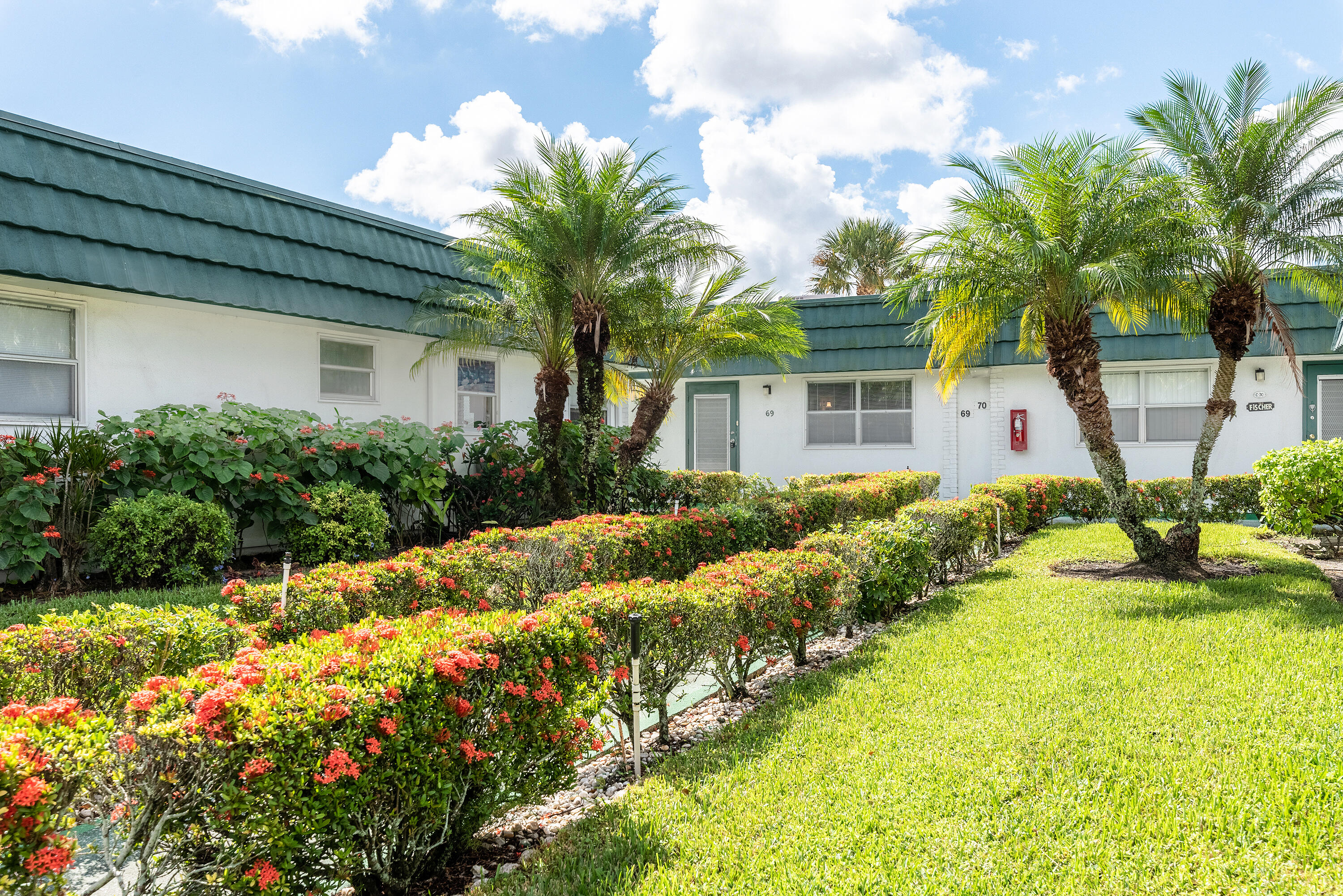 KINGS POINT WATERFORD CONDOS - Residential