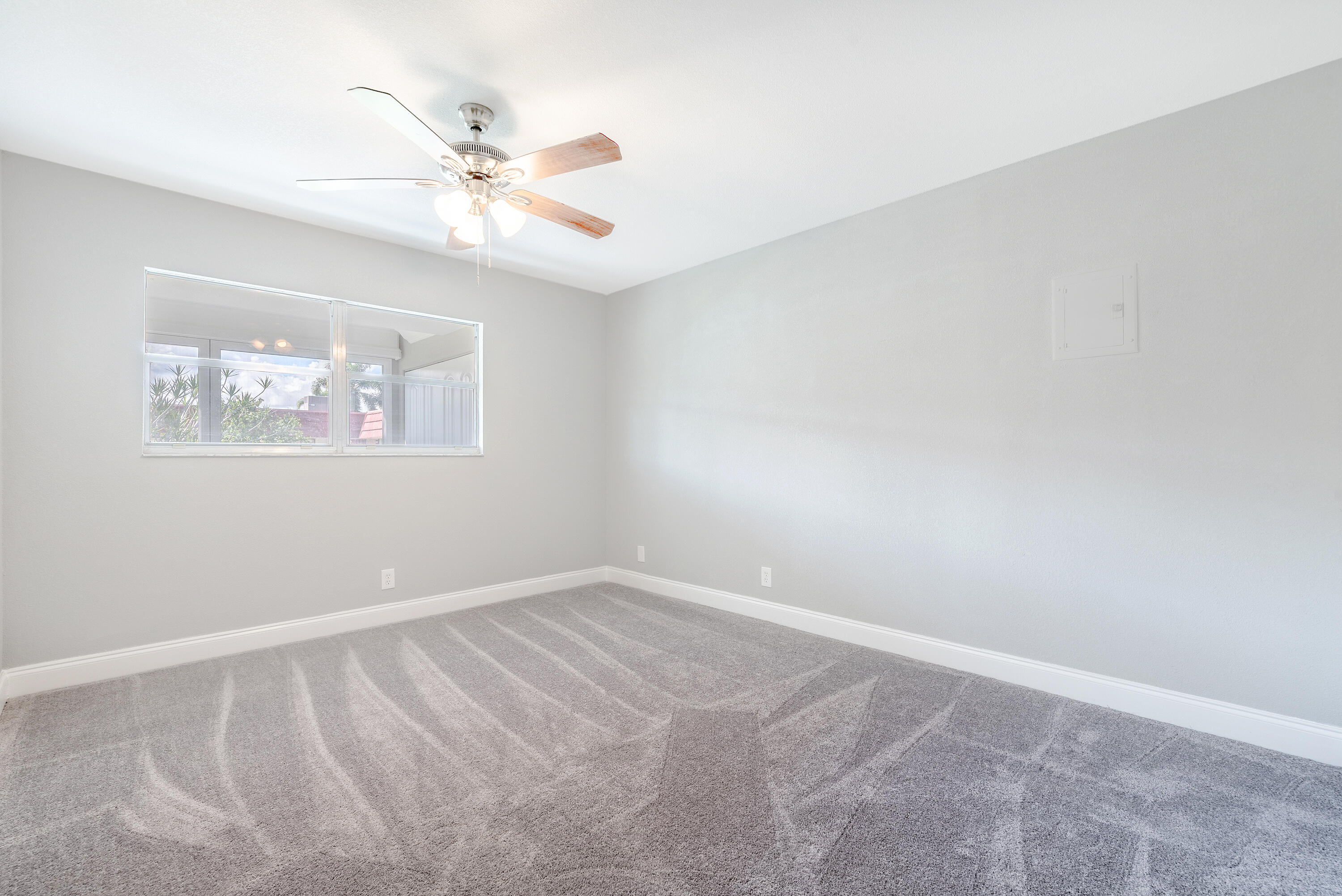 KINGS POINT WATERFORD CONDOS - Residential