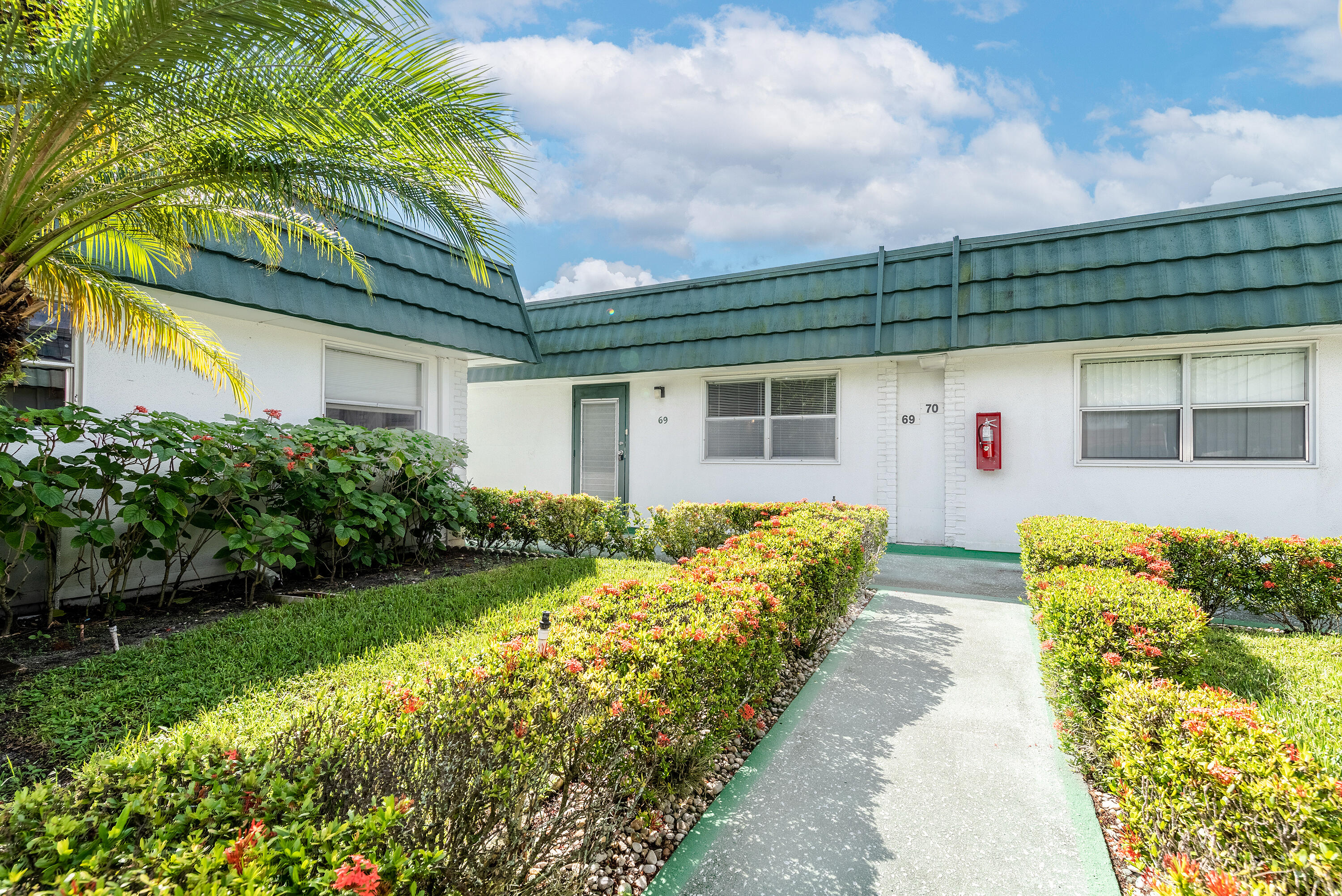 KINGS POINT WATERFORD CONDOS - Residential