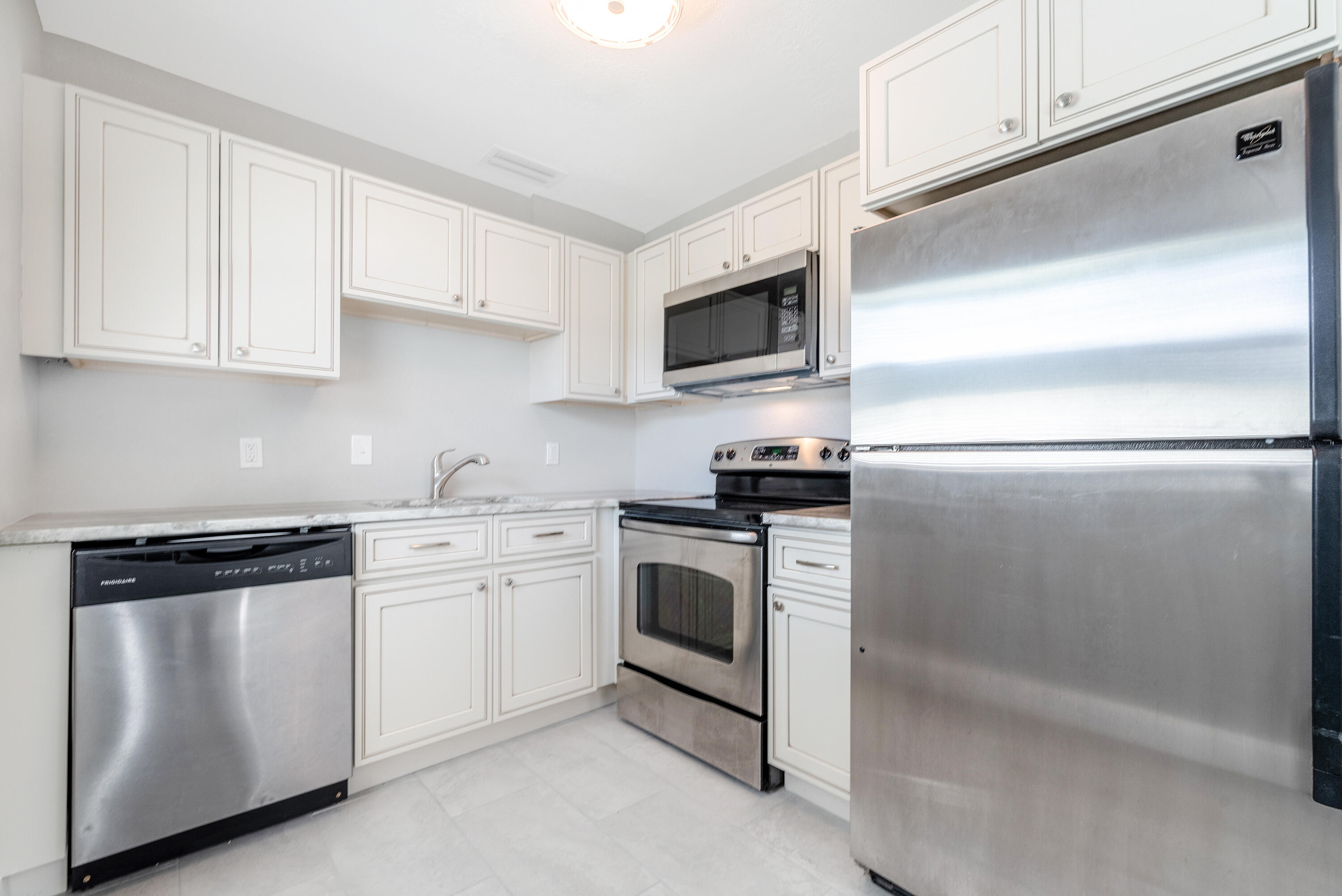 KINGS POINT WATERFORD CONDOS - Residential