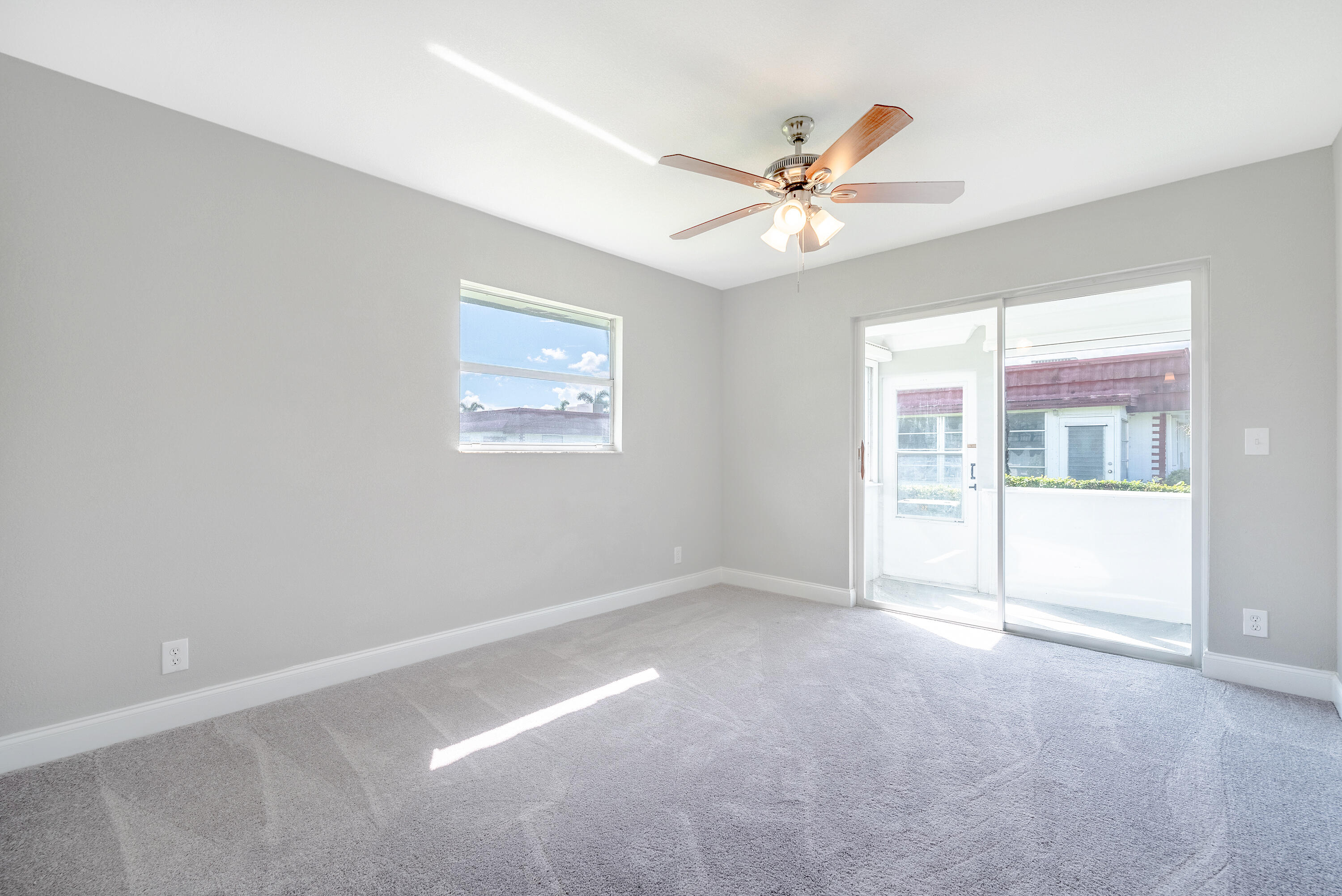 KINGS POINT WATERFORD CONDOS - Residential