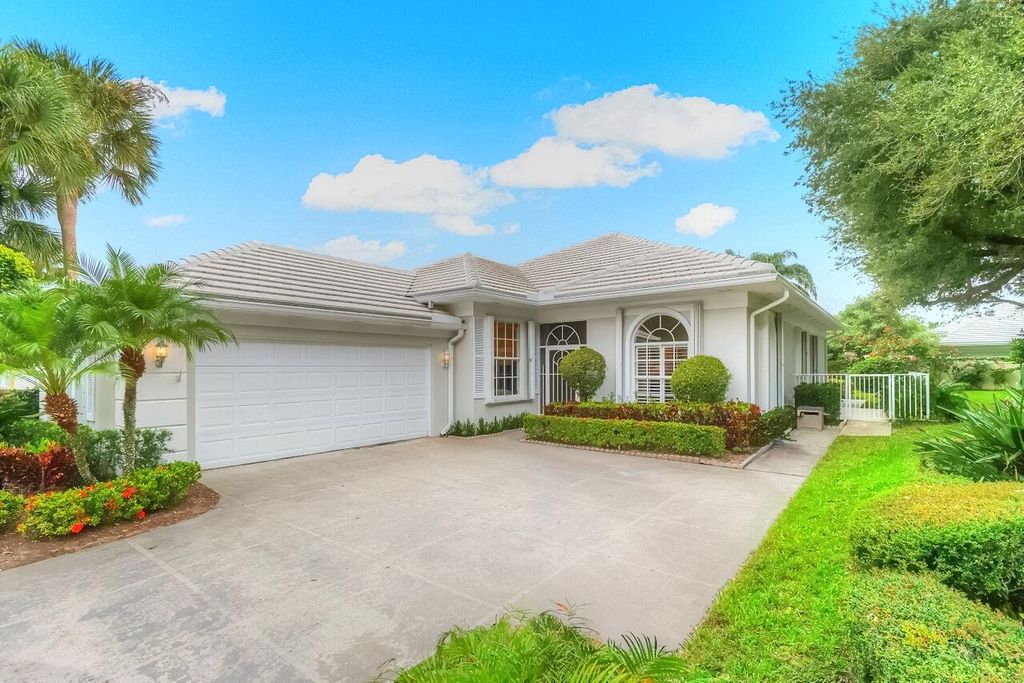 Photo of 8535 E Garden Oaks Circle, Palm Beach Gardens, FL 33410 (MLS # R11031165)