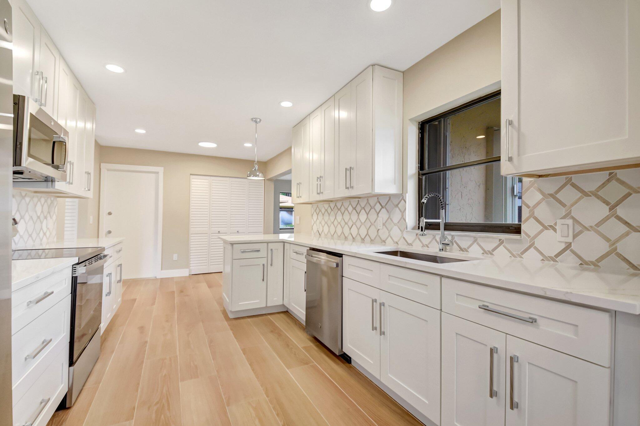 RAINBERRY BAY SEC 7 - Residential