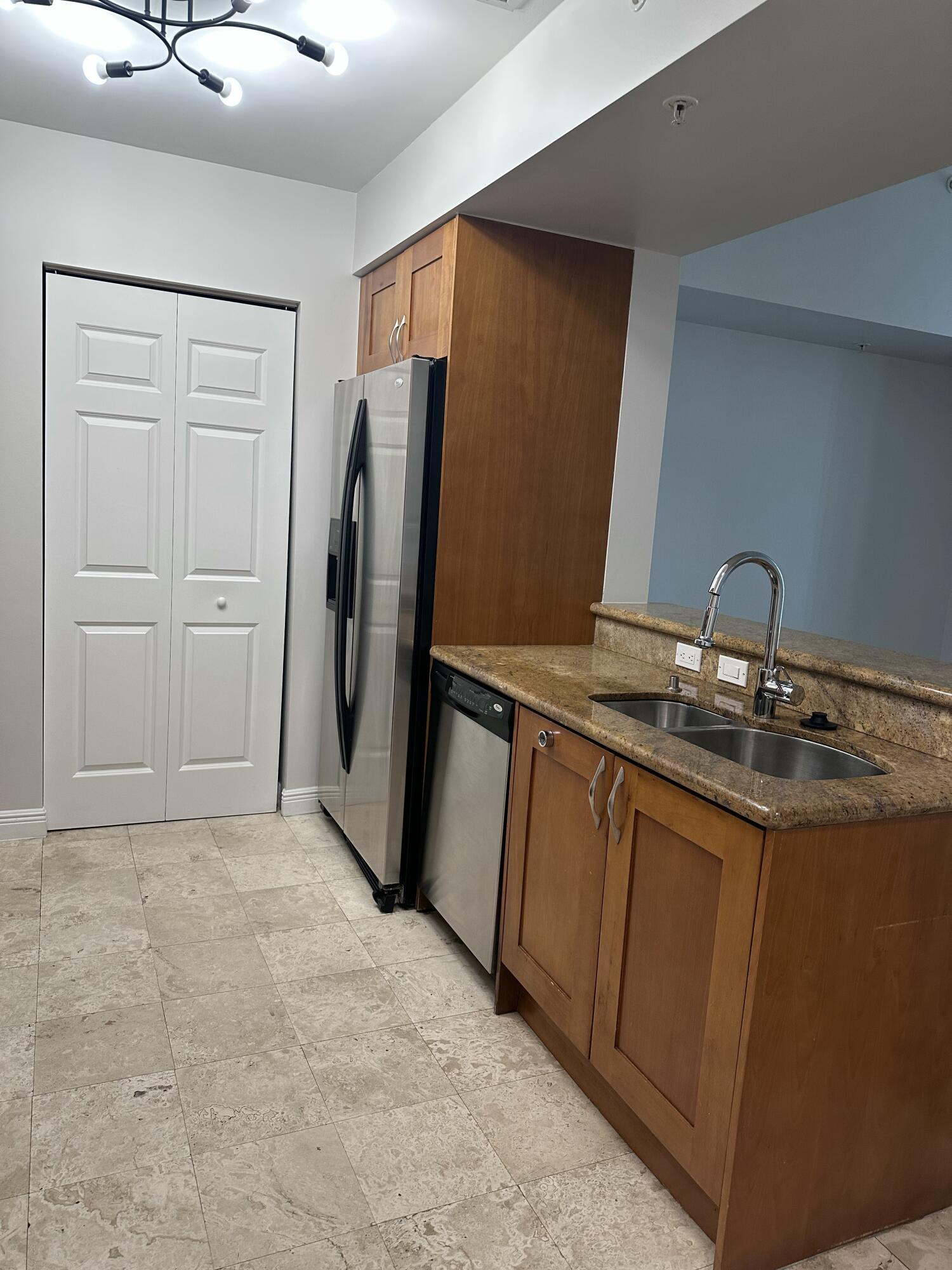 DUO CONDOMINIUM WEST - Residential Lease