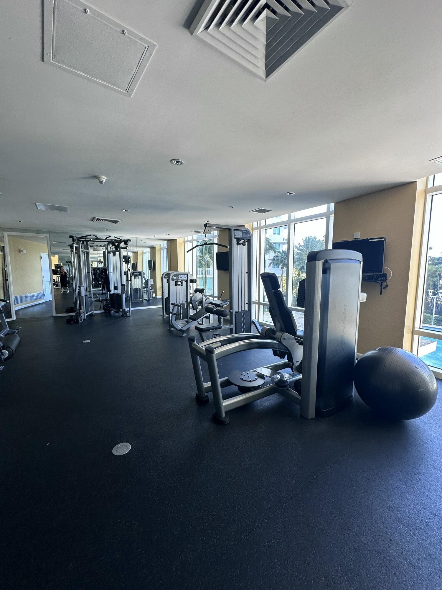 DUO CONDOMINIUM WEST - Residential Lease