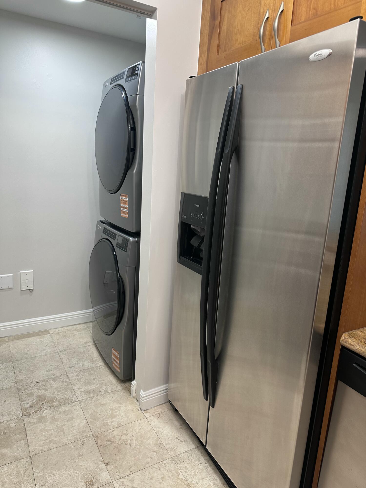 DUO CONDOMINIUM WEST - Residential Lease