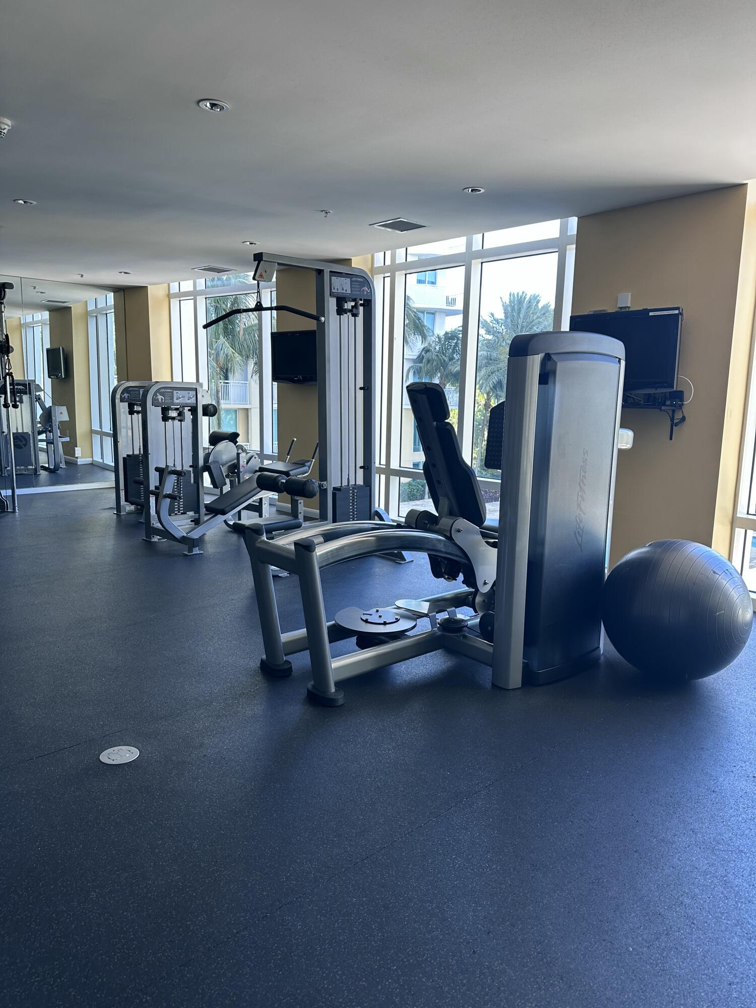 DUO CONDOMINIUM WEST - Residential Lease