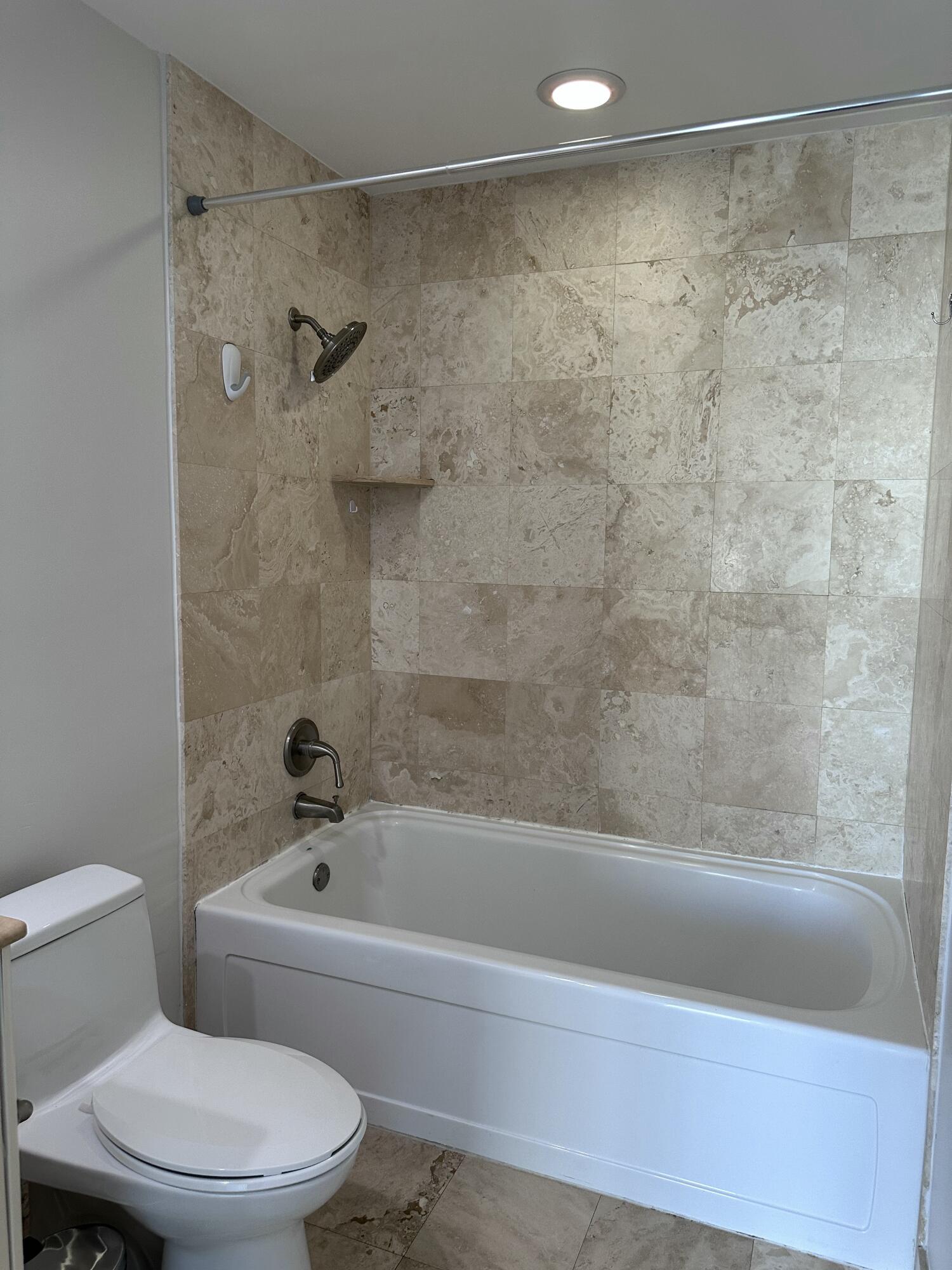 DUO CONDOMINIUM WEST - Residential Lease