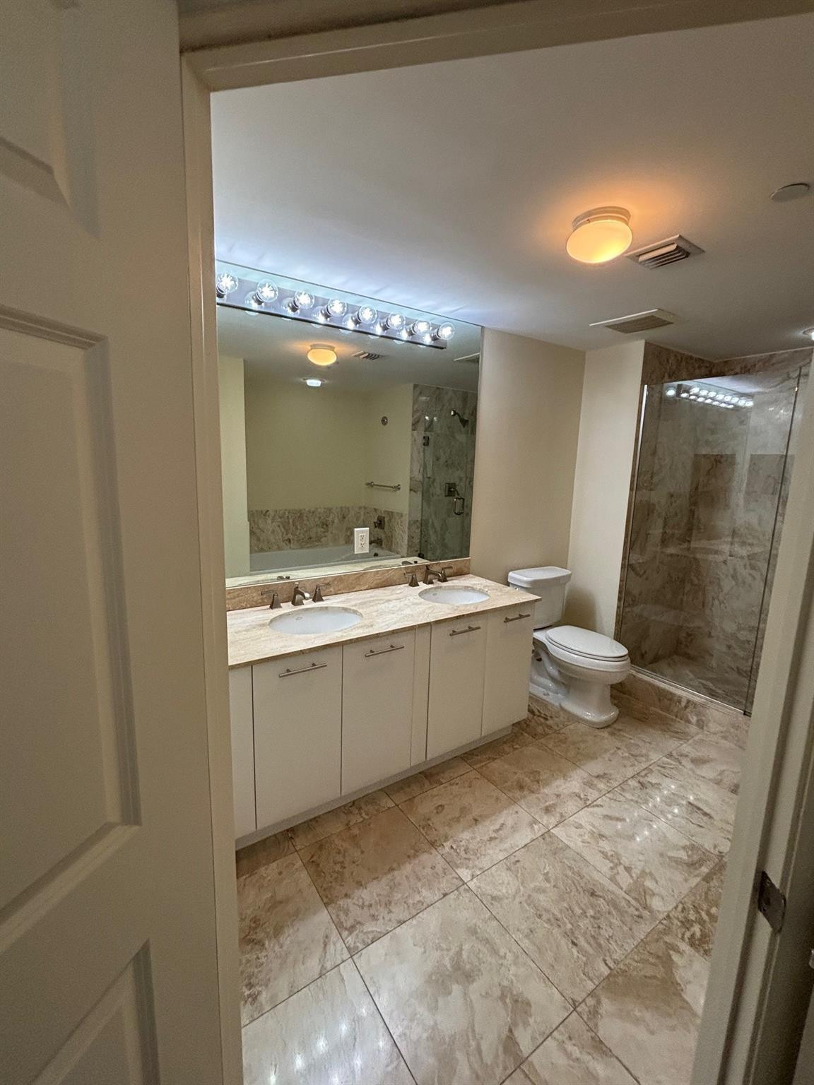 VERANDA CONDO - Residential