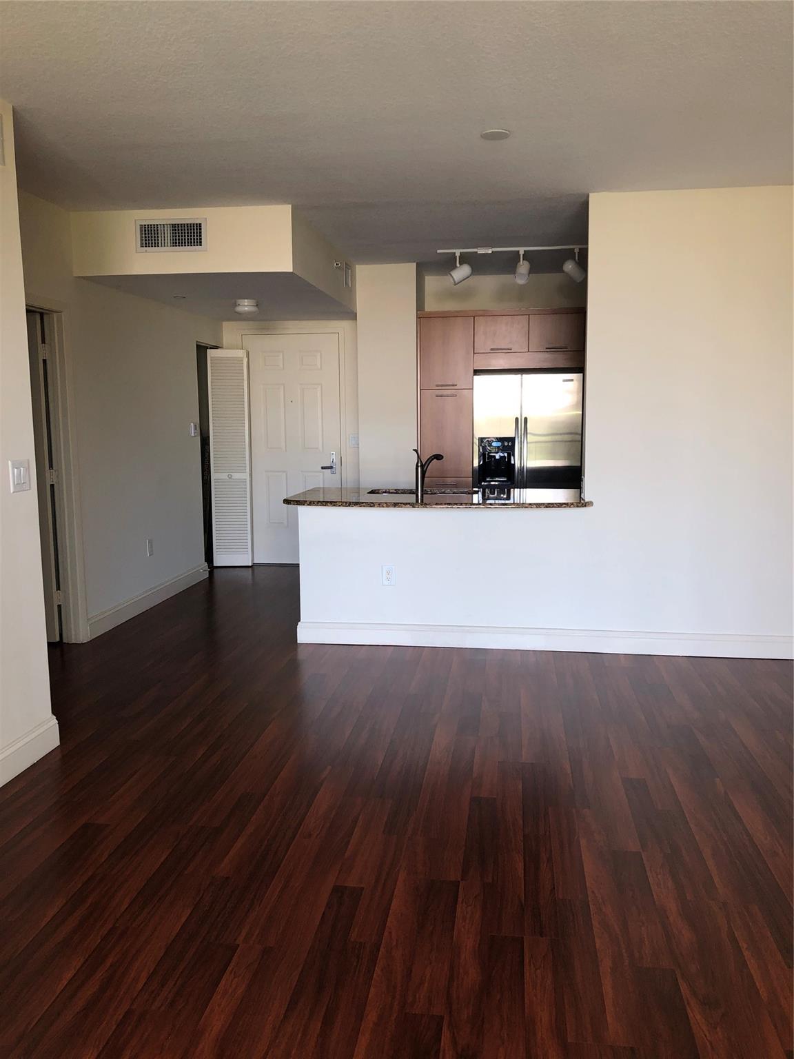 VERANDA CONDO - Residential