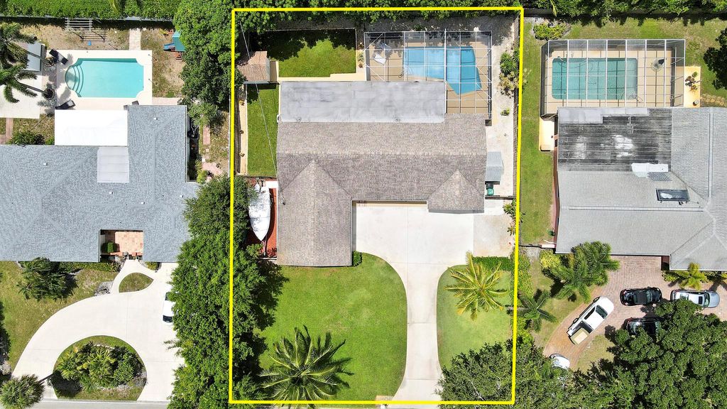 Photo of 339 Country Club Drive, Tequesta, FL 33469 (MLS # R11114805)
