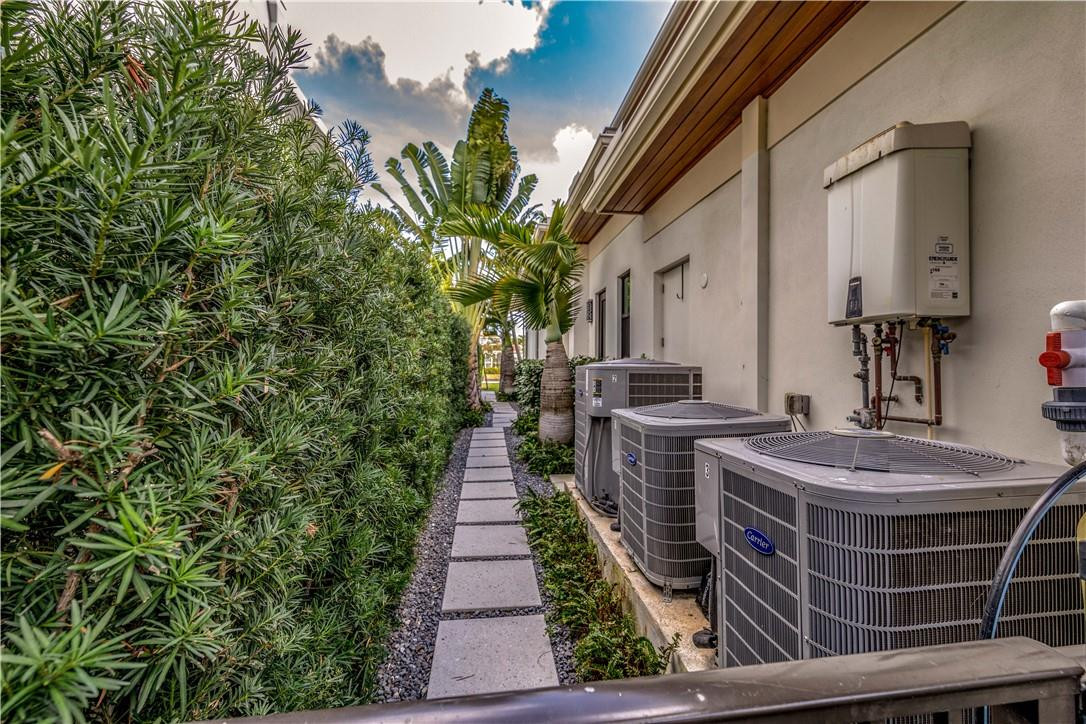 Riviera 6-17 B - Residential