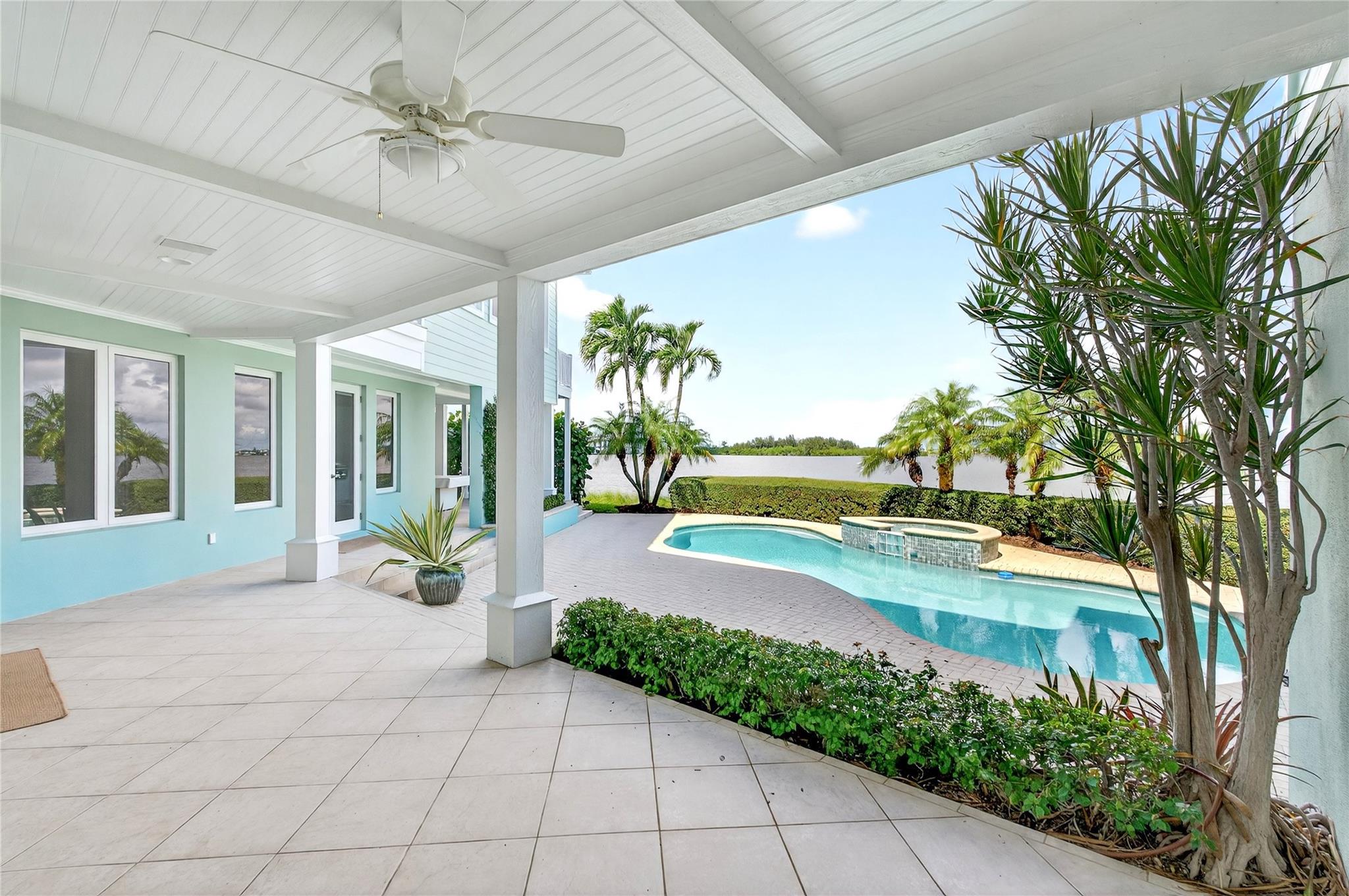 505 Tulip Ln