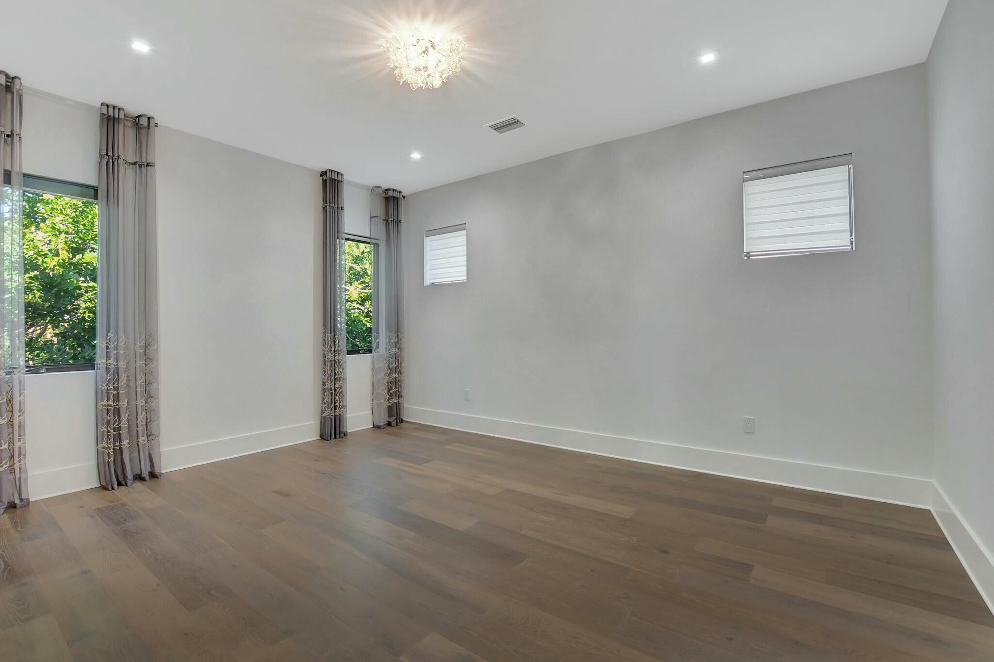 WHISEM UNIT B - Residential