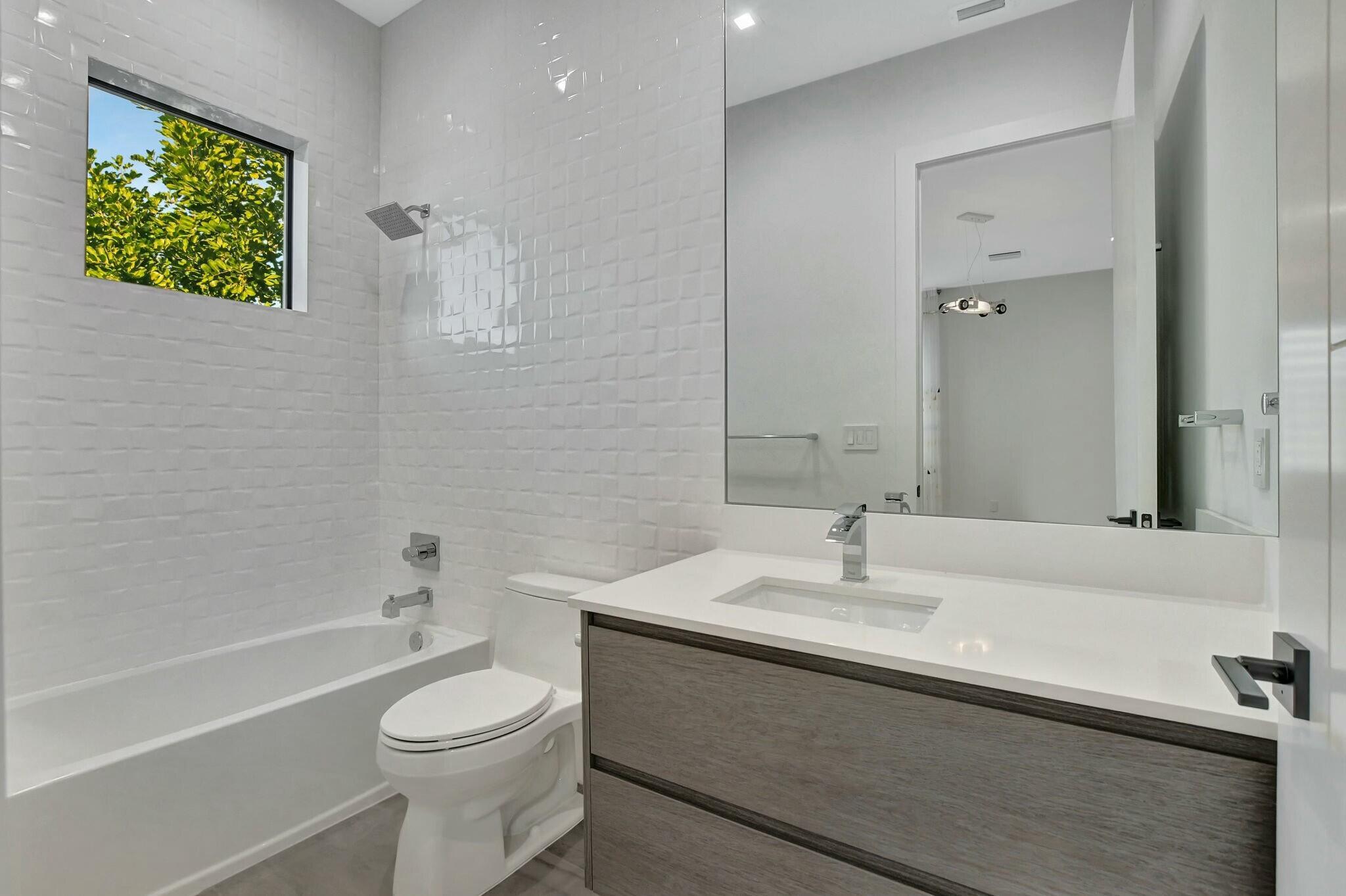 WHISEM UNIT B - Residential