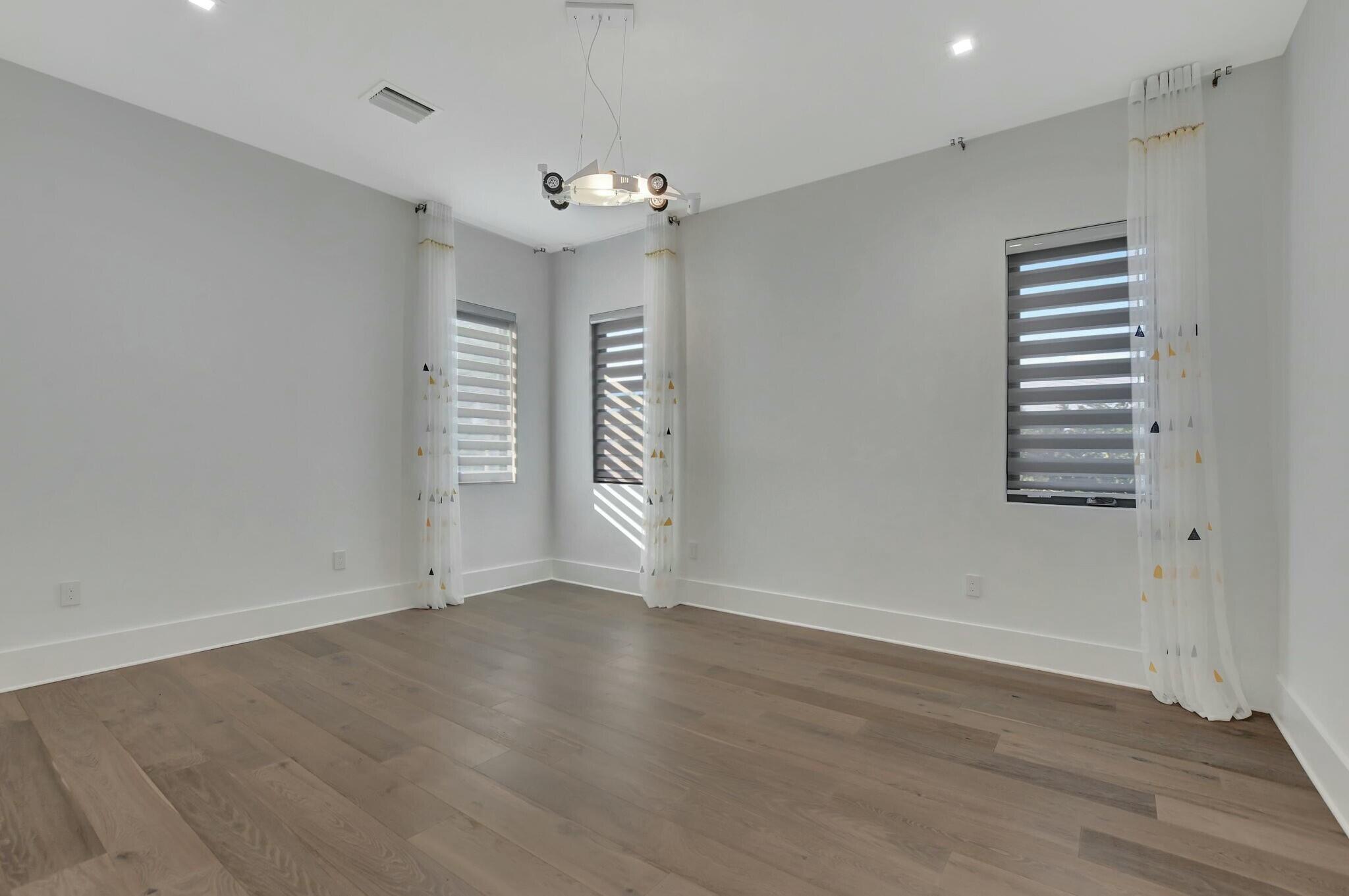 WHISEM UNIT B - Residential