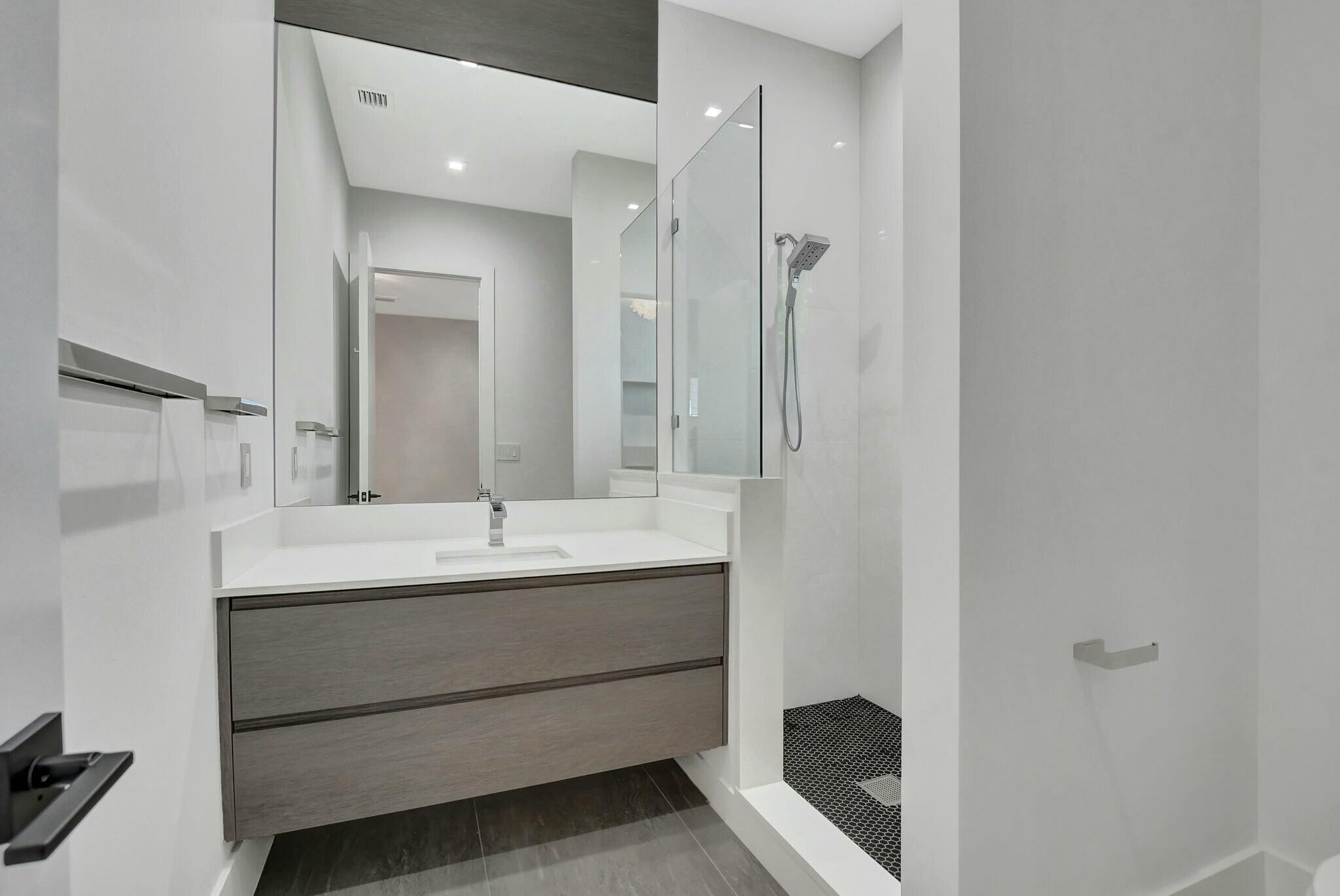 WHISEM UNIT B - Residential