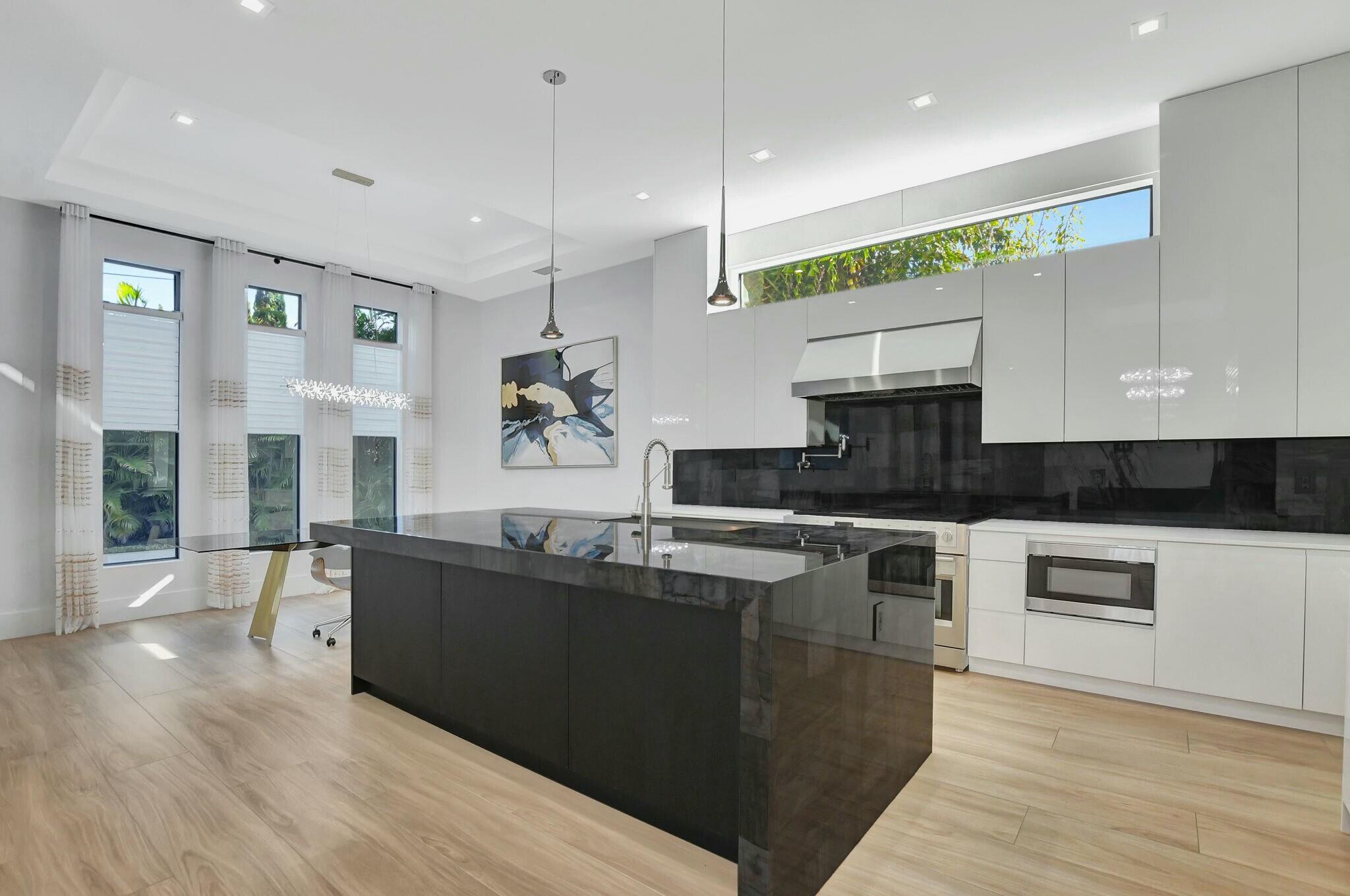 WHISEM UNIT B - Residential