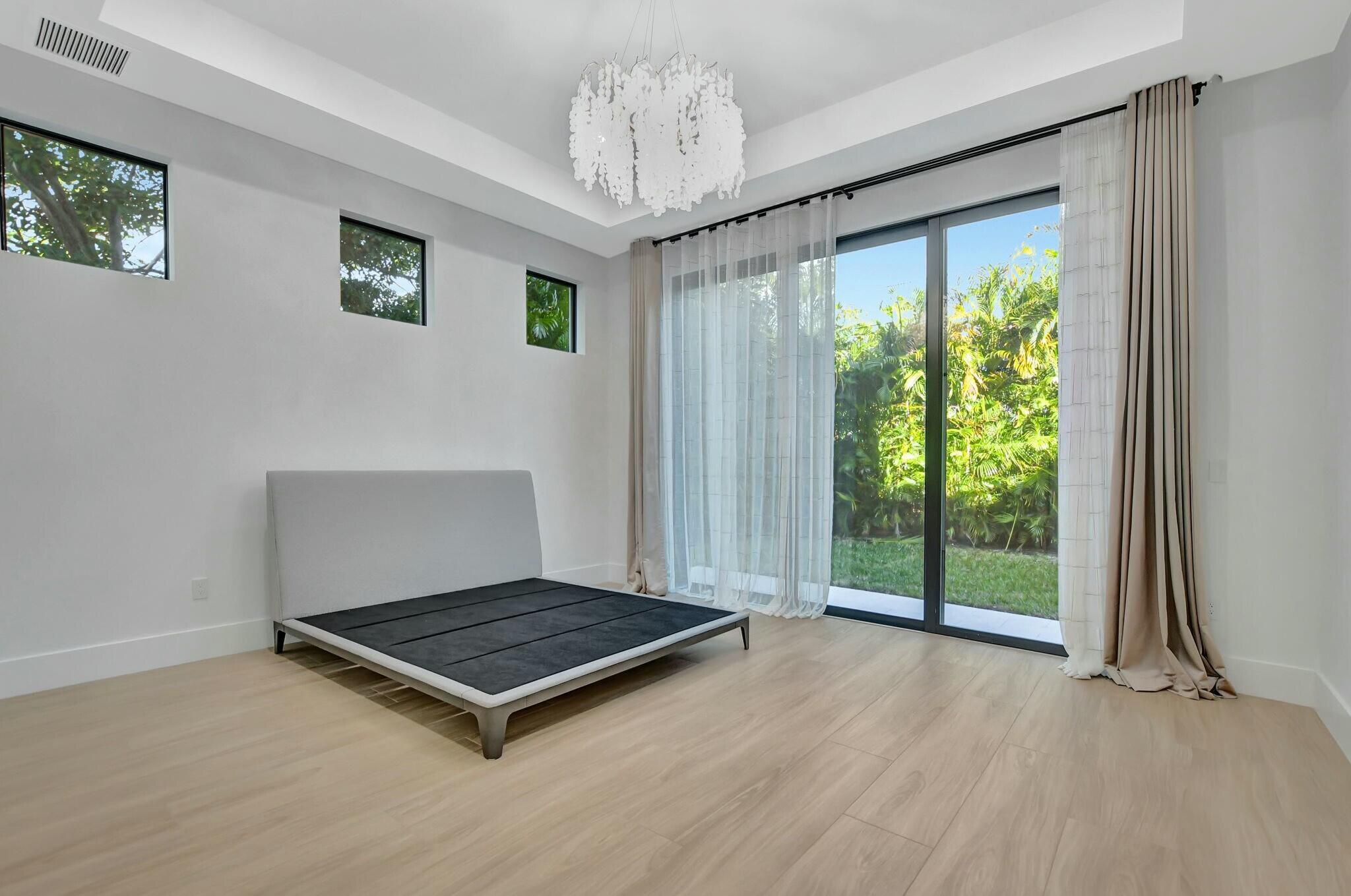 WHISEM UNIT B - Residential