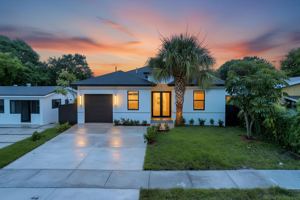 Photo of 2540 NW 14TH Court, Fort Lauderdale, FL 33311 (MLS # B26075559)
