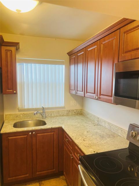 8280 Sunrise Lakes Blvd 308 Sunrise FL 33322