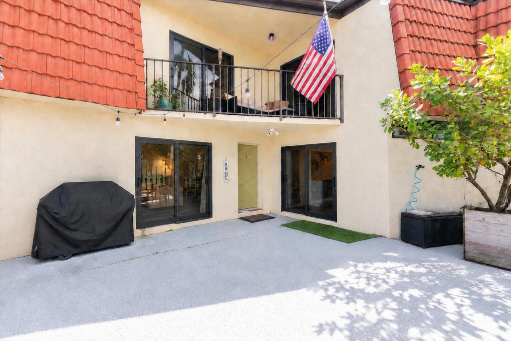 Photo of 3750 Victoria Drive, West Palm Beach, FL 33406 (MLS # B26078879)