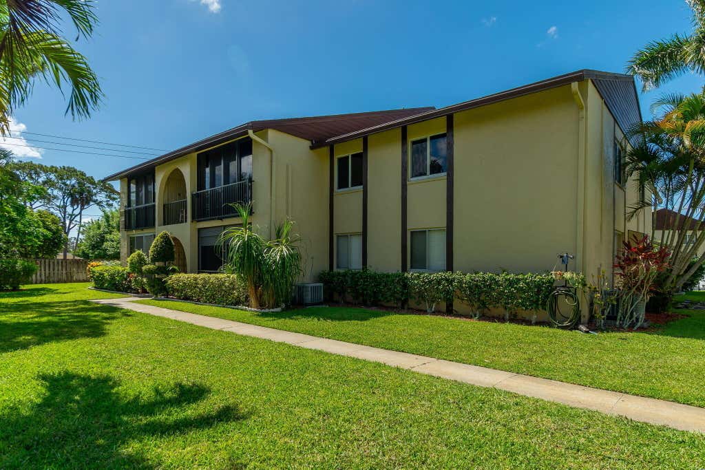 Photo of 318 Pine Ridge Circle #C-2, Greenacres, FL 33463 (MLS # B26056495)