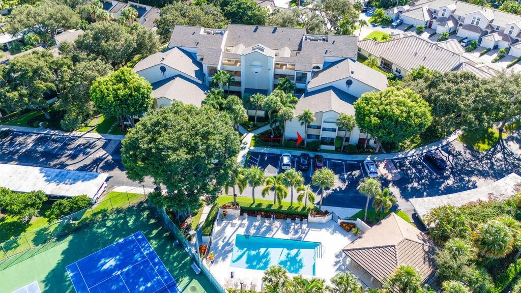 Photo of 318 Oak Harbour Drive, Juno Beach, FL 33408 (MLS # R10923240)