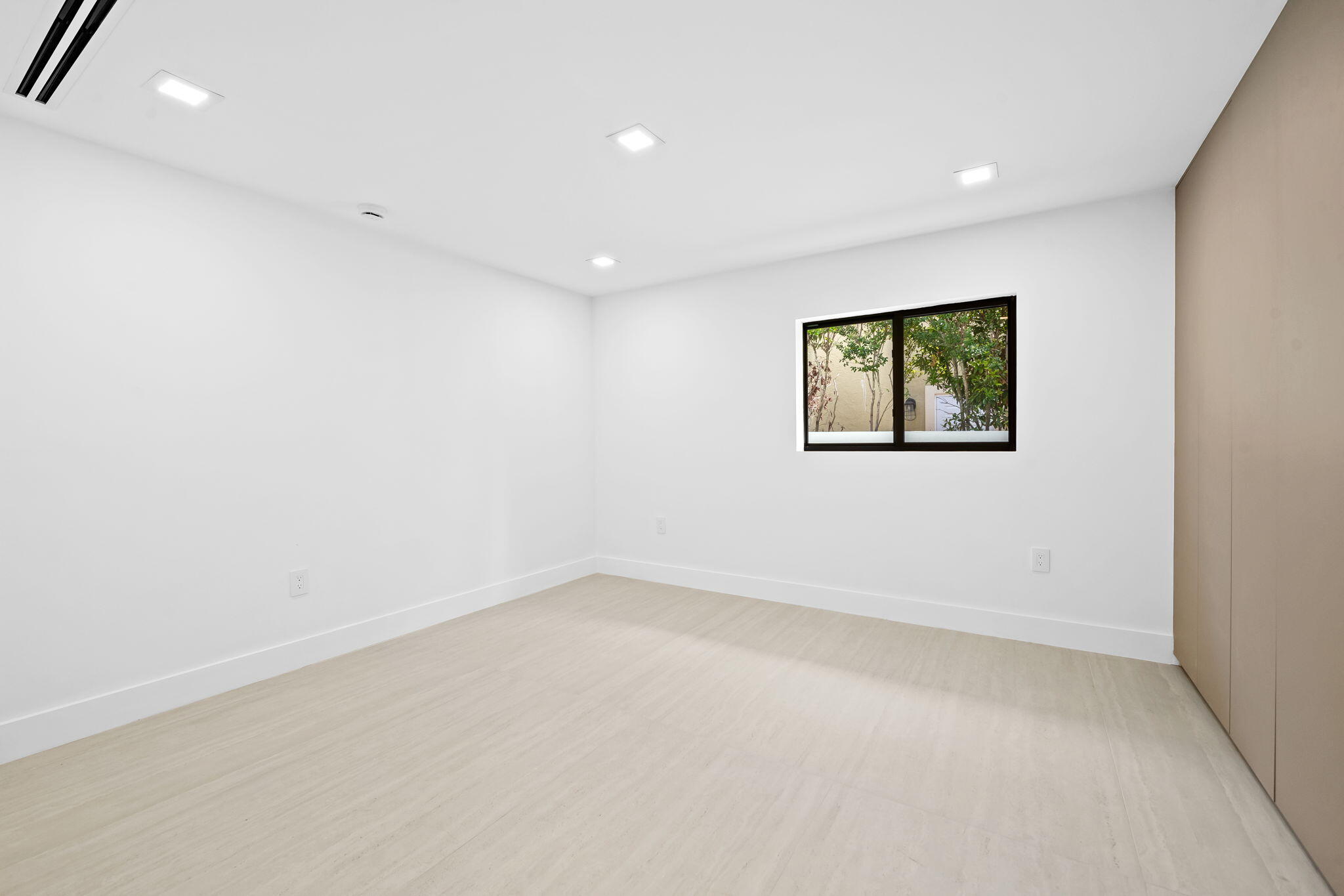 VENETIAN ISLES 1ST SEC - Residential