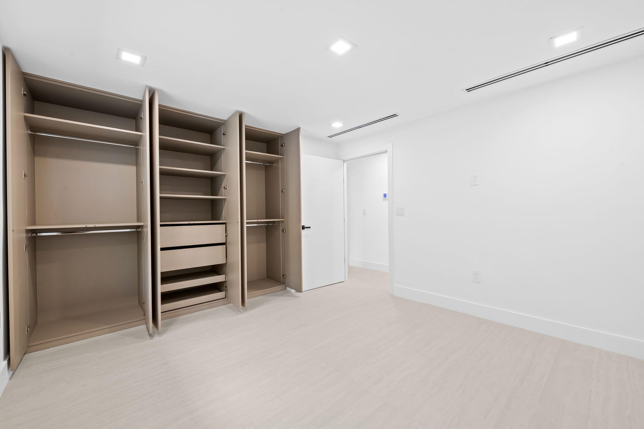 VENETIAN ISLES 1ST SEC - Residential