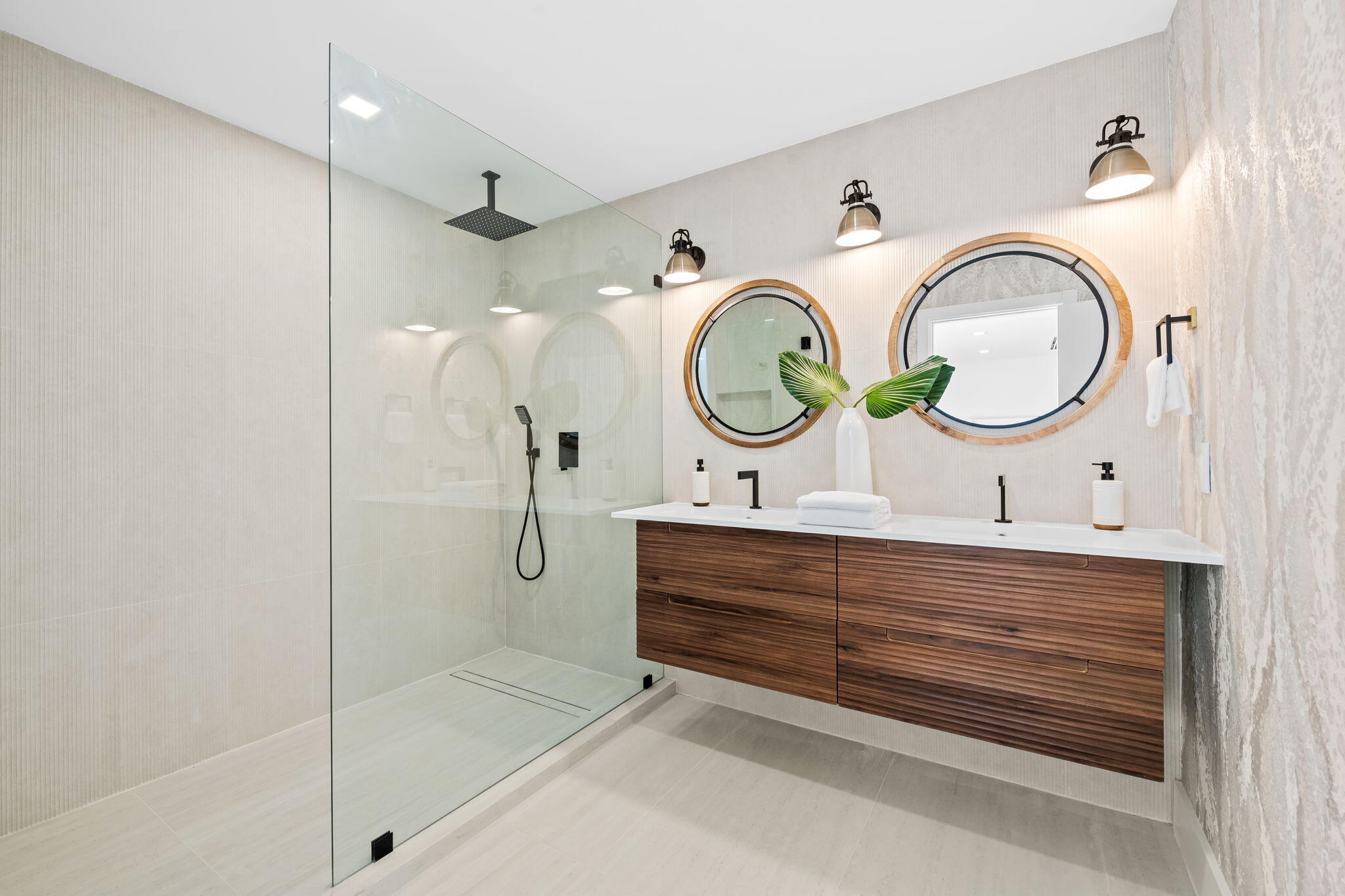 VENETIAN ISLES 1ST SEC - Residential