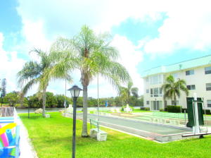 COLONIAL CLUB COND SEC 1 - Residential