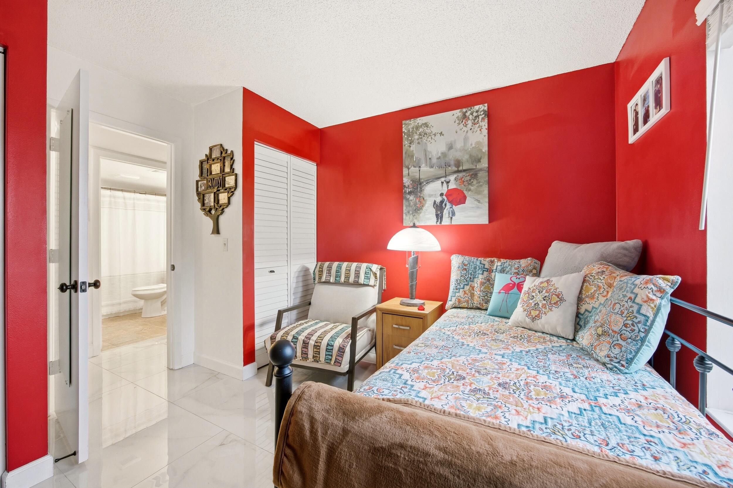 PINE RIDGE NORTH VILLAGE III CONDO - Residential