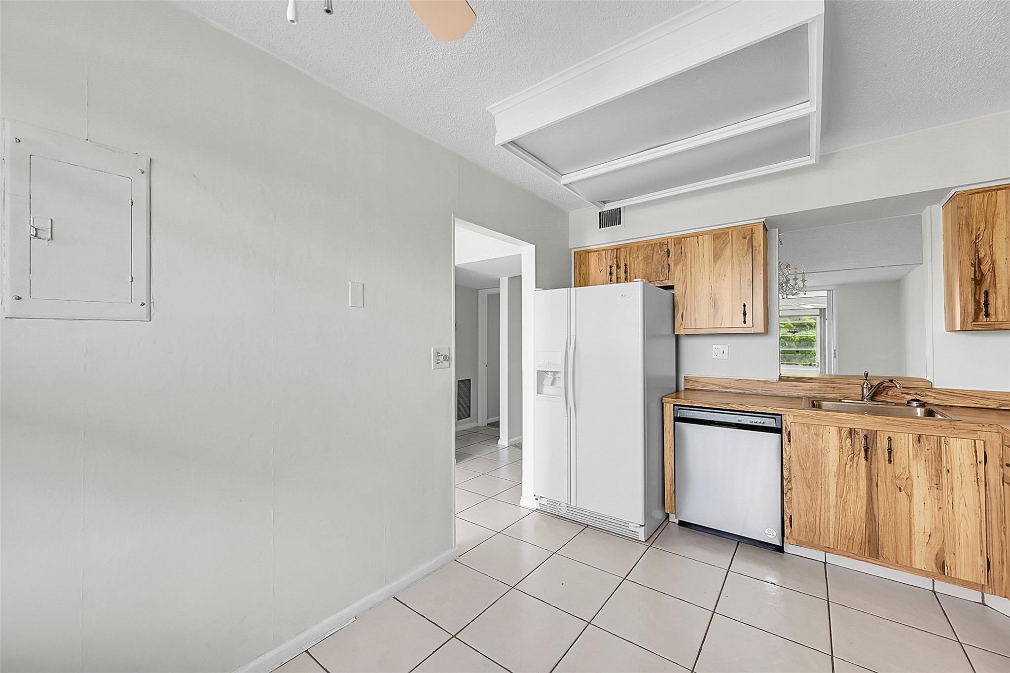PALM LAKES CONDO - Residential