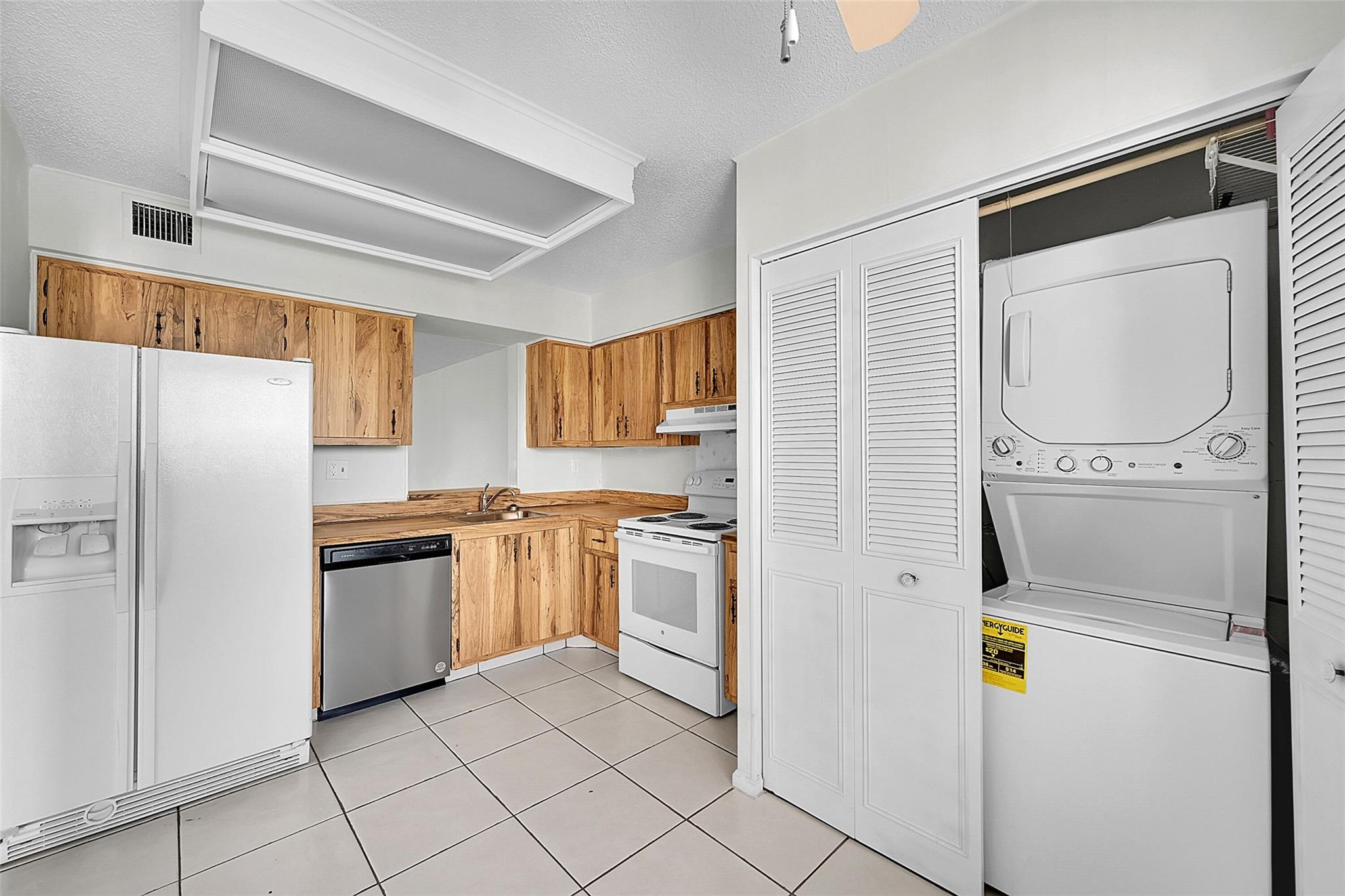 PALM LAKES CONDO - Residential
