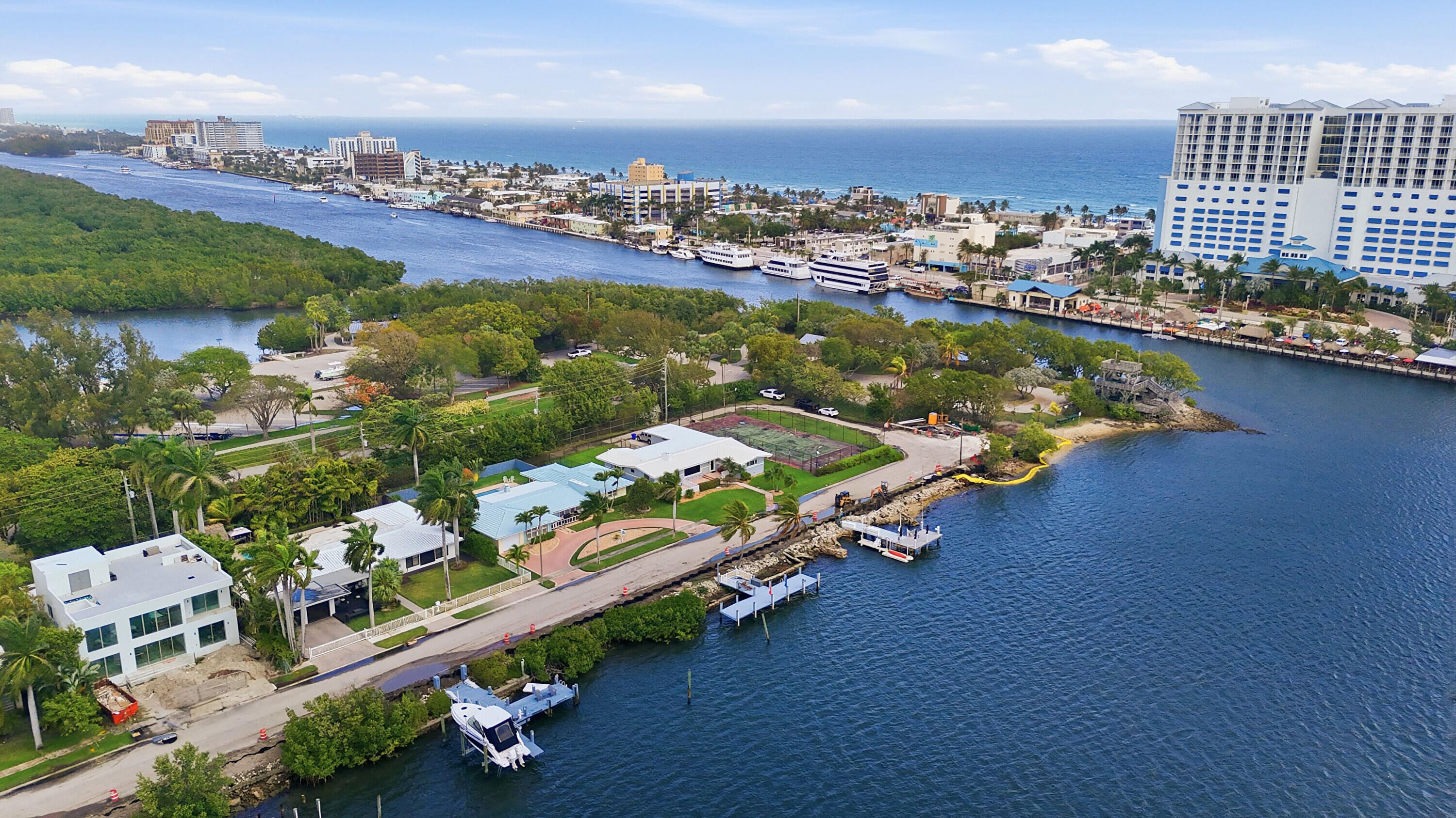 HOLLYWOOD LAKES SECTION - Residential