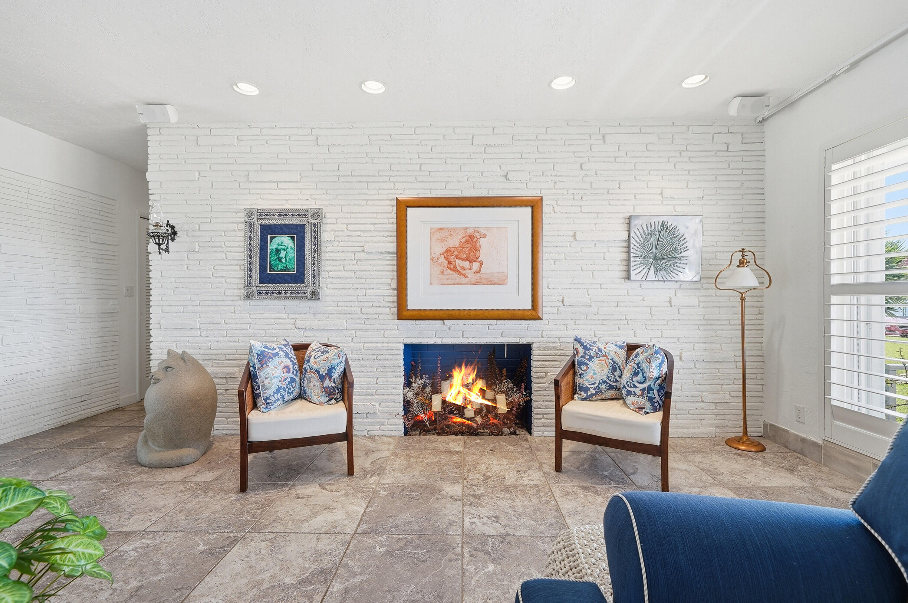 HOLLYWOOD LAKES SECTION - Residential