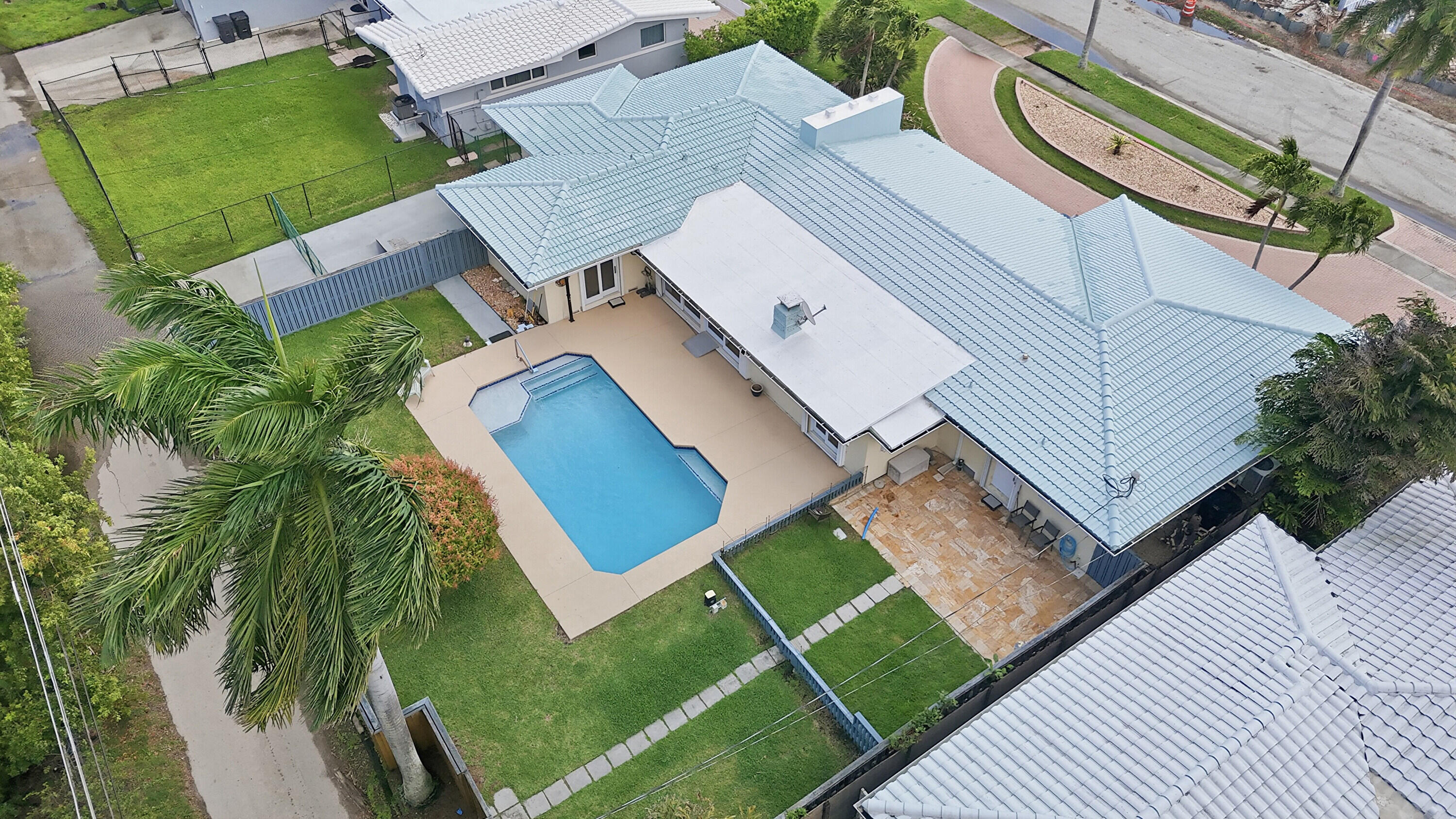 HOLLYWOOD LAKES SECTION - Residential