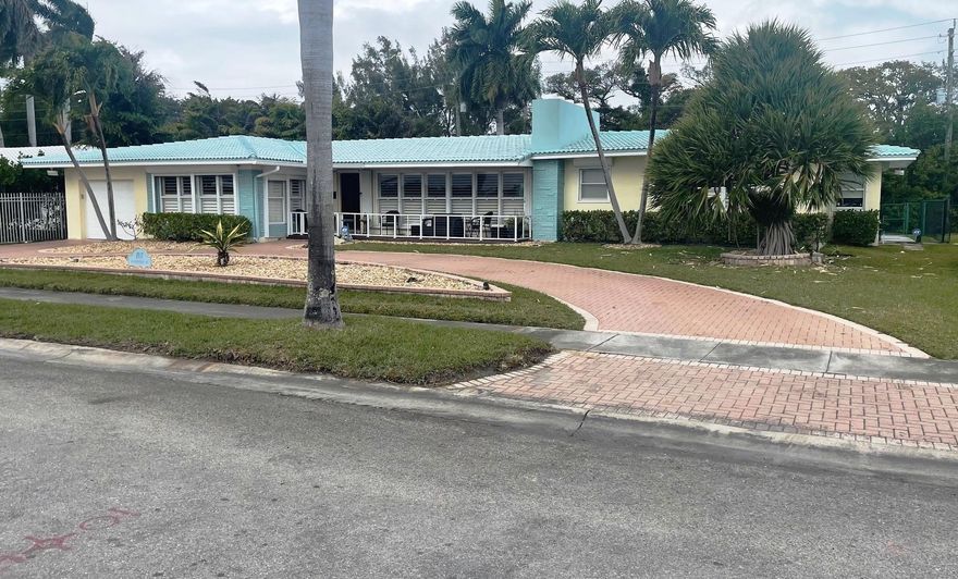 100’ waterfront w/ amazing Intracoastal & Northlake view, ocean access, NFB, private dock, seawall being built, pool. Large 3200 SF, 3 bed 3 bath, double lot, 1 car garage, accordion shutters. Plantation shutters across front of home. Updated kitchen w/ light wood cabinets, Corian counters, swing out pantry, bathrooms redone. Marvin sliding doors in family room & bedroom. Air purifiers on both central units filter out bacteria & germs. Primary bedroom w/ walk-in closet, Jacuzzi tub plus shower. Wiring & PVC piping inside & under house redone, also water line under street to dock. Hollywood’s premier neighborhood nestled between Ft. Lauderdale & Miami, bike to famous Hollywood Beach & Broadwalk, near Downtown Hollywood, shopping, cafes, Gulfstream Park, highways, 15 minutes to Airport.