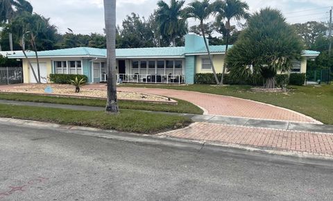 707 N Northlake Drive Hollywood FL 33019