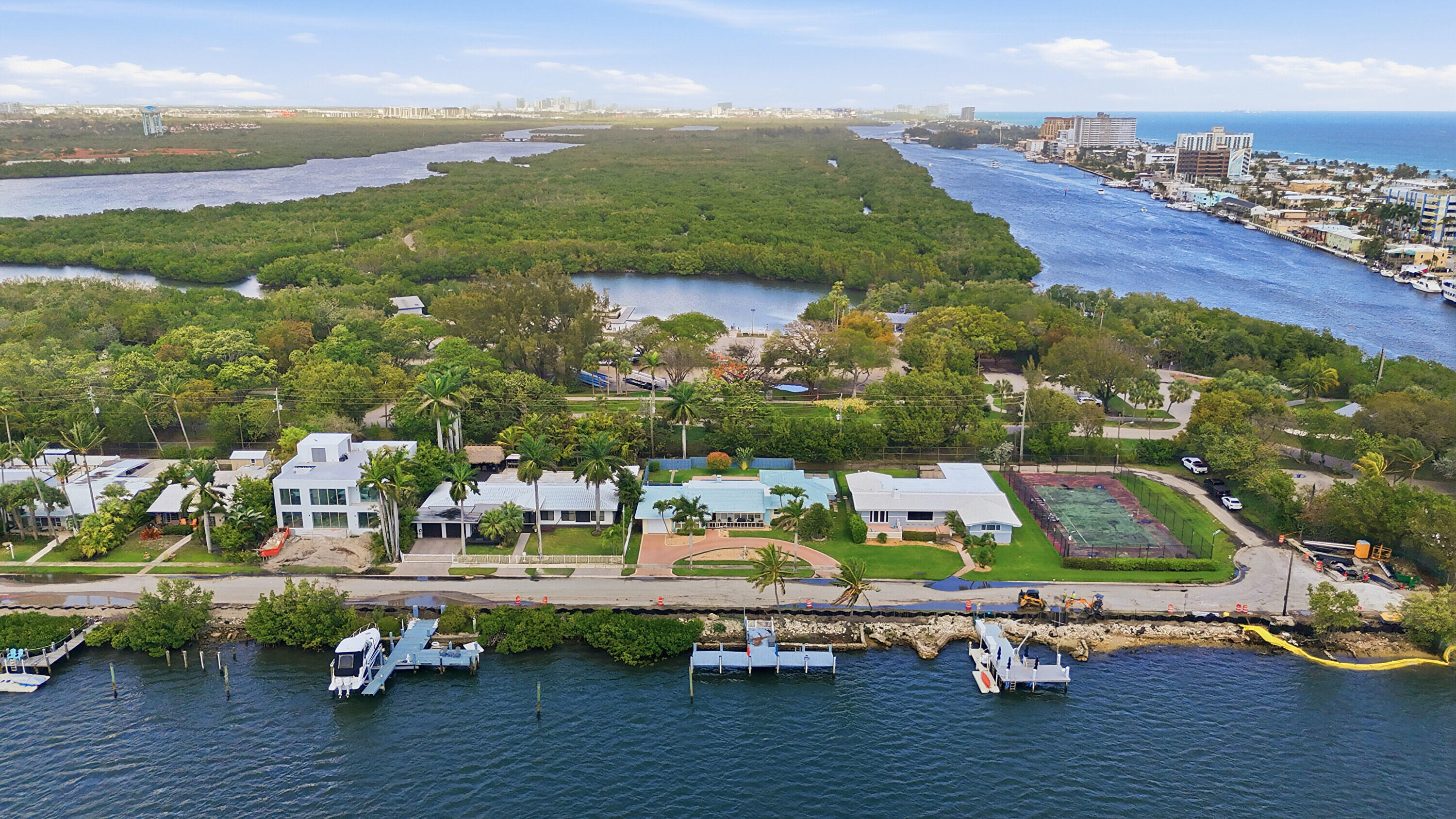 HOLLYWOOD LAKES SECTION - Residential