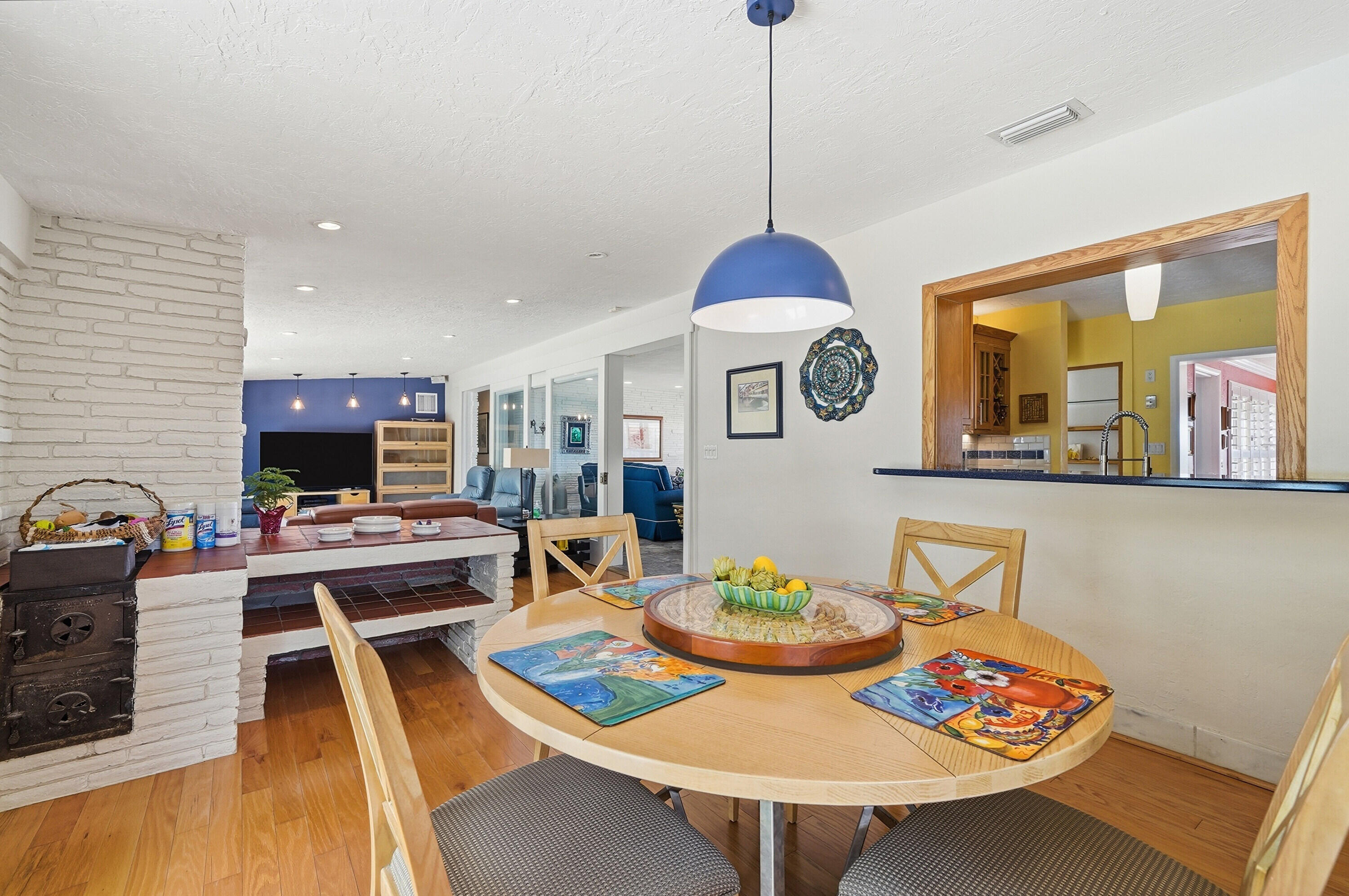 HOLLYWOOD LAKES SECTION - Residential