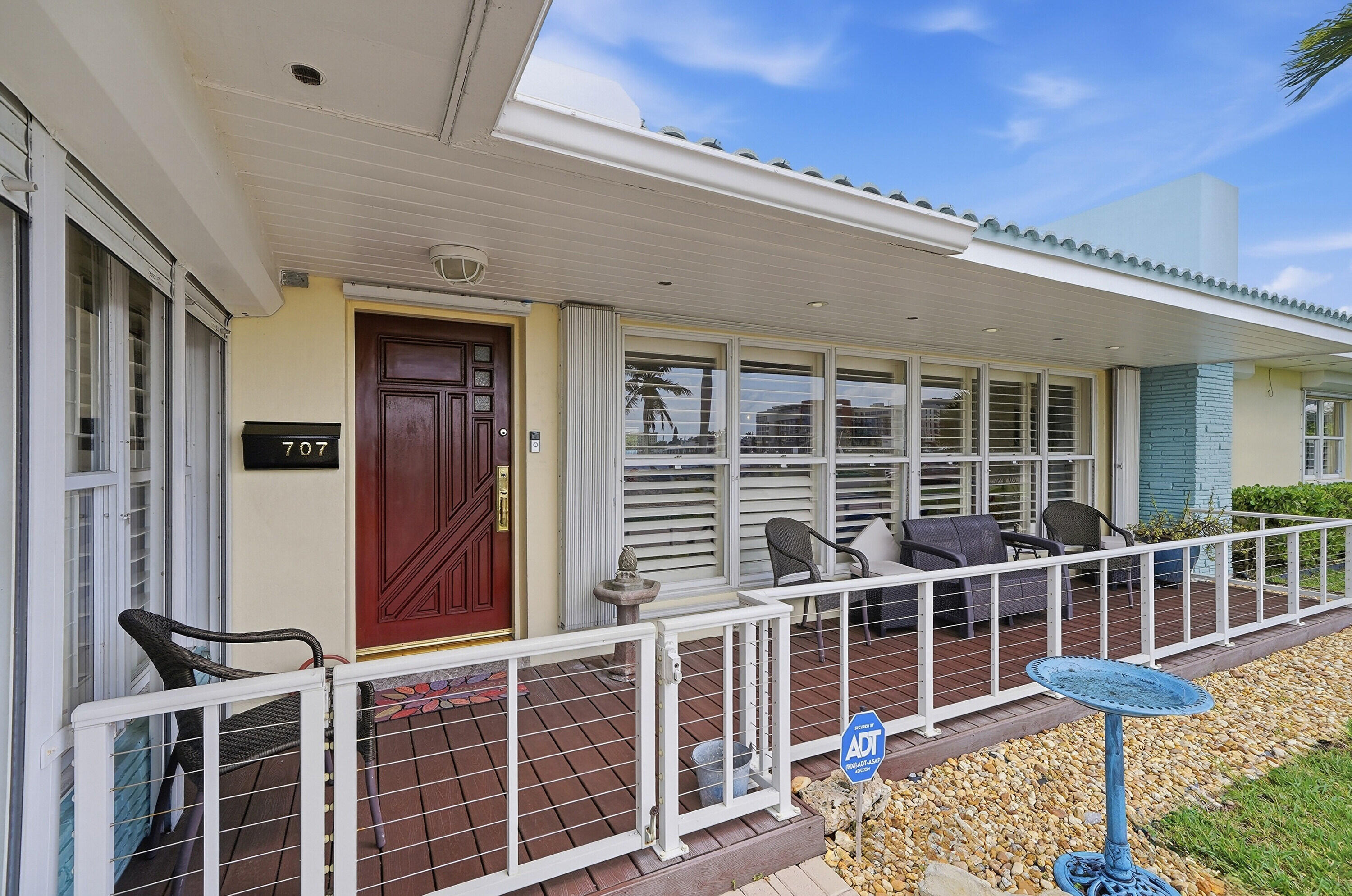 HOLLYWOOD LAKES SECTION - Residential