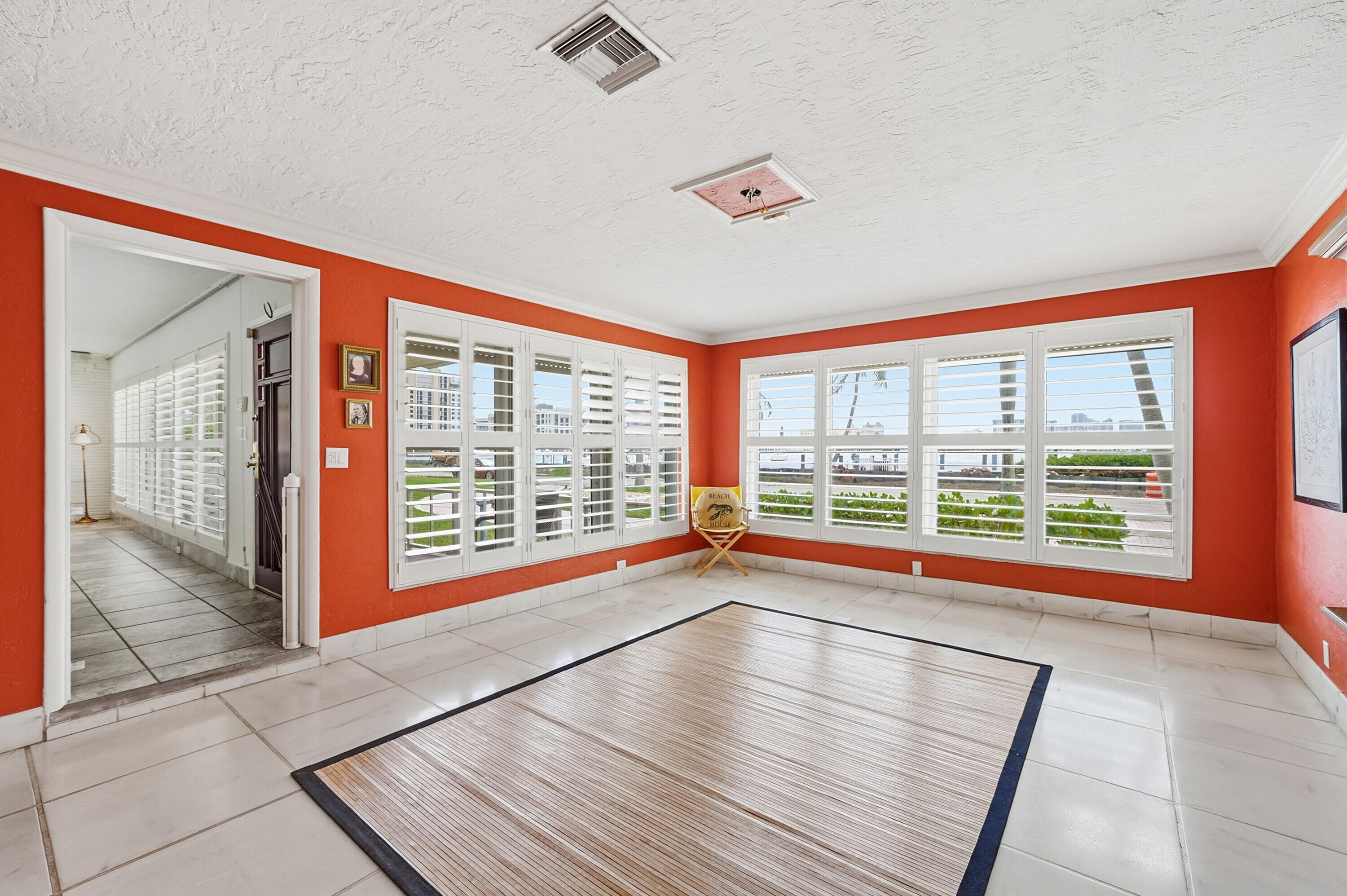 HOLLYWOOD LAKES SECTION - Residential