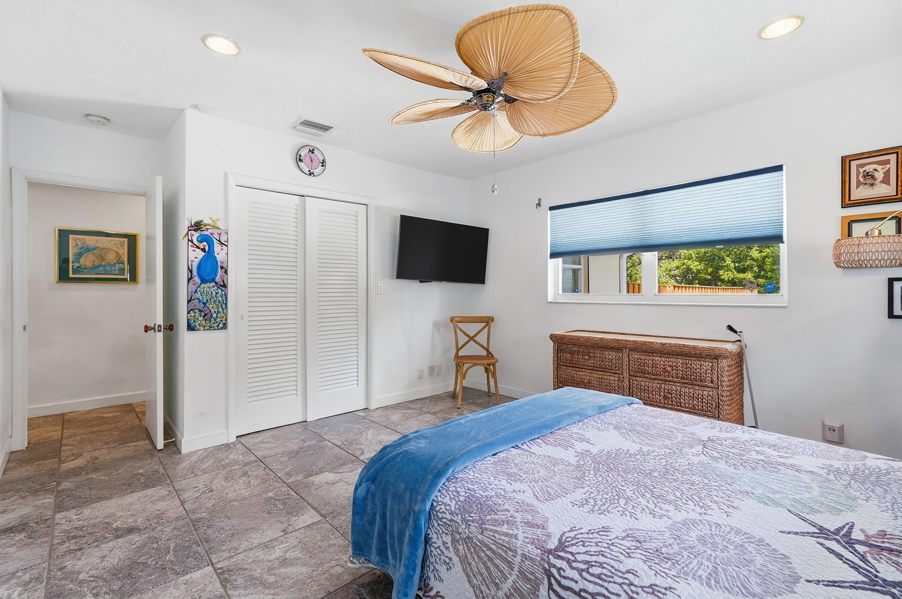 HOLLYWOOD LAKES SECTION - Residential