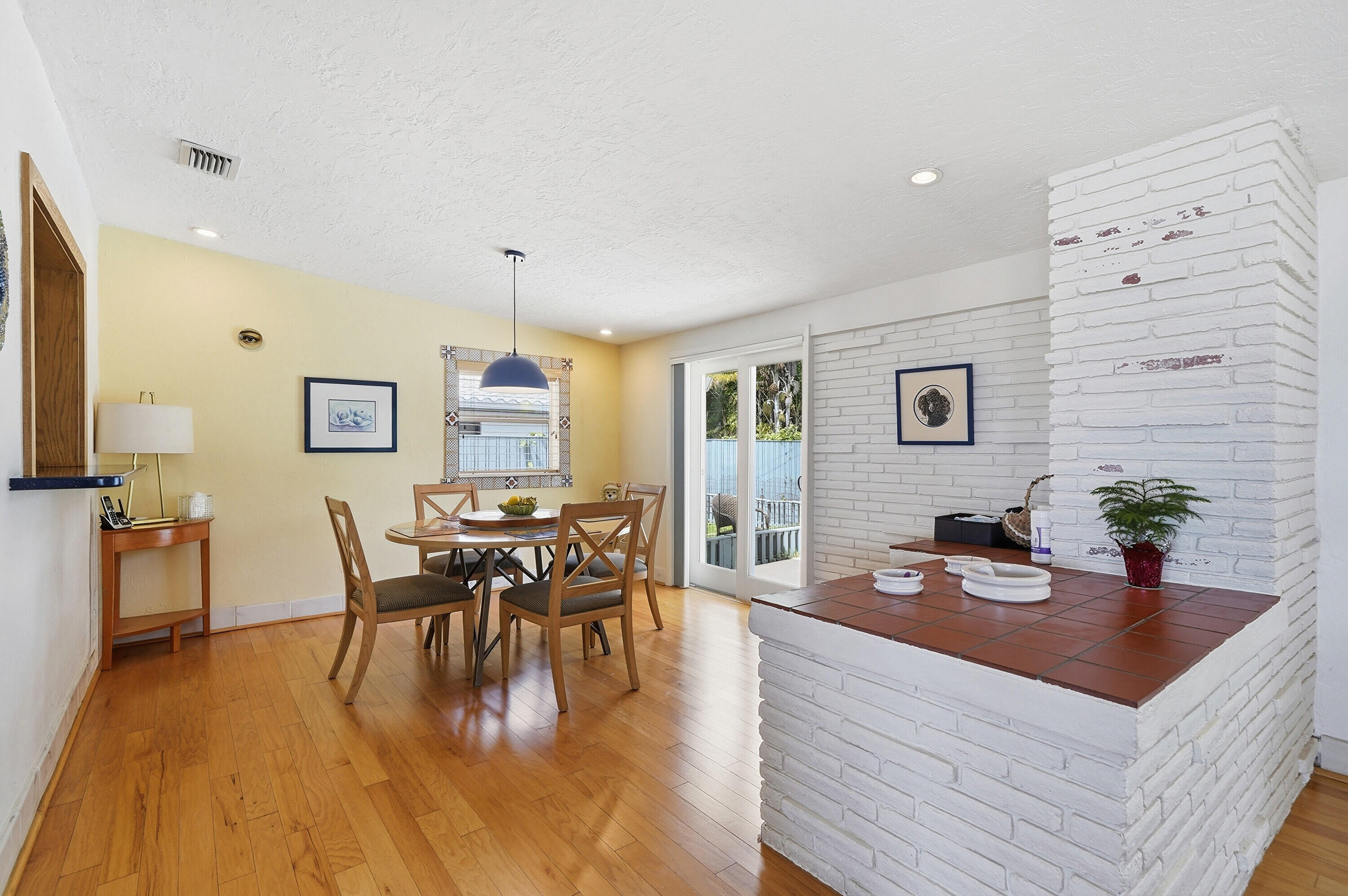 HOLLYWOOD LAKES SECTION - Residential